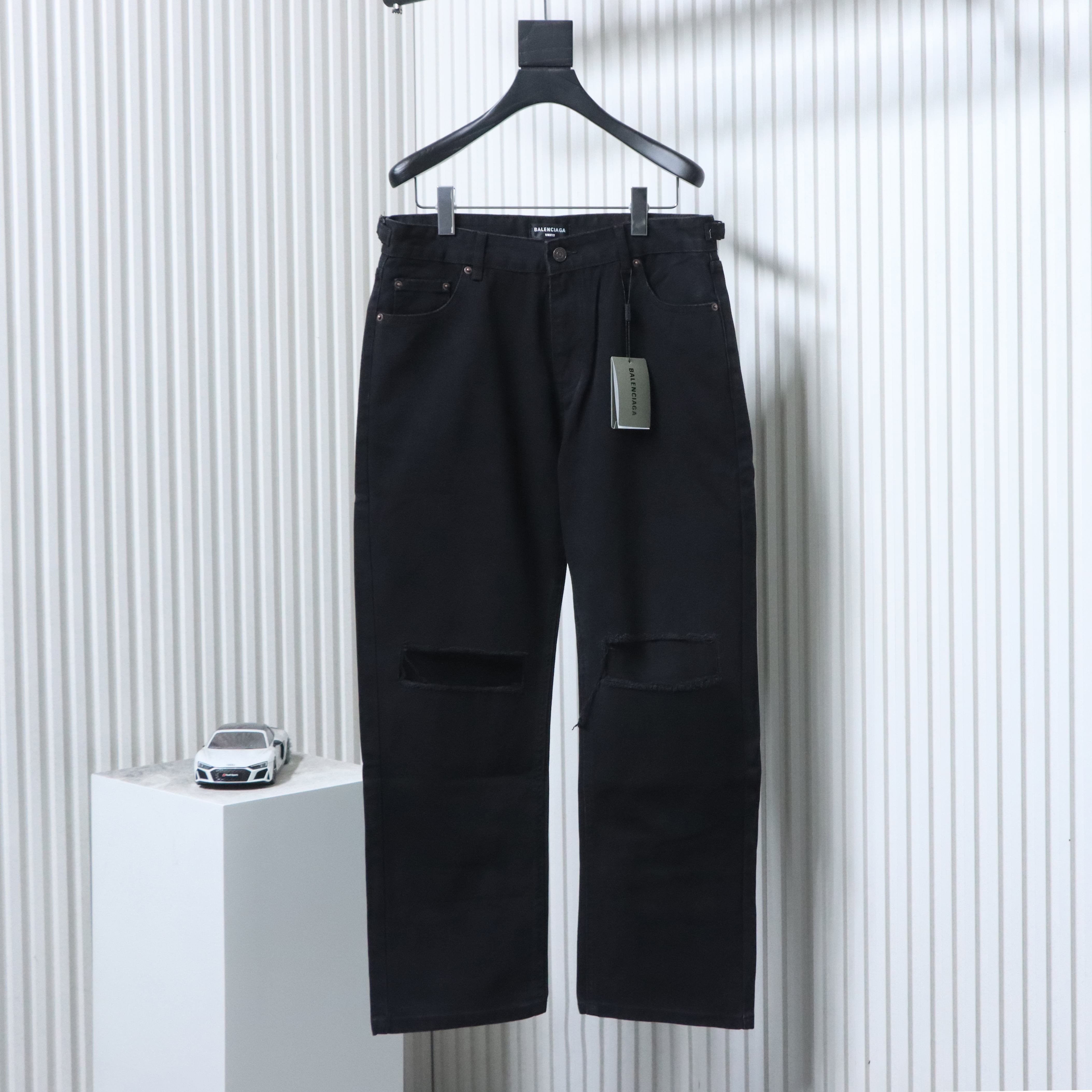 Balenciaga 24SS Slashed Distressed Denim Jeans h270