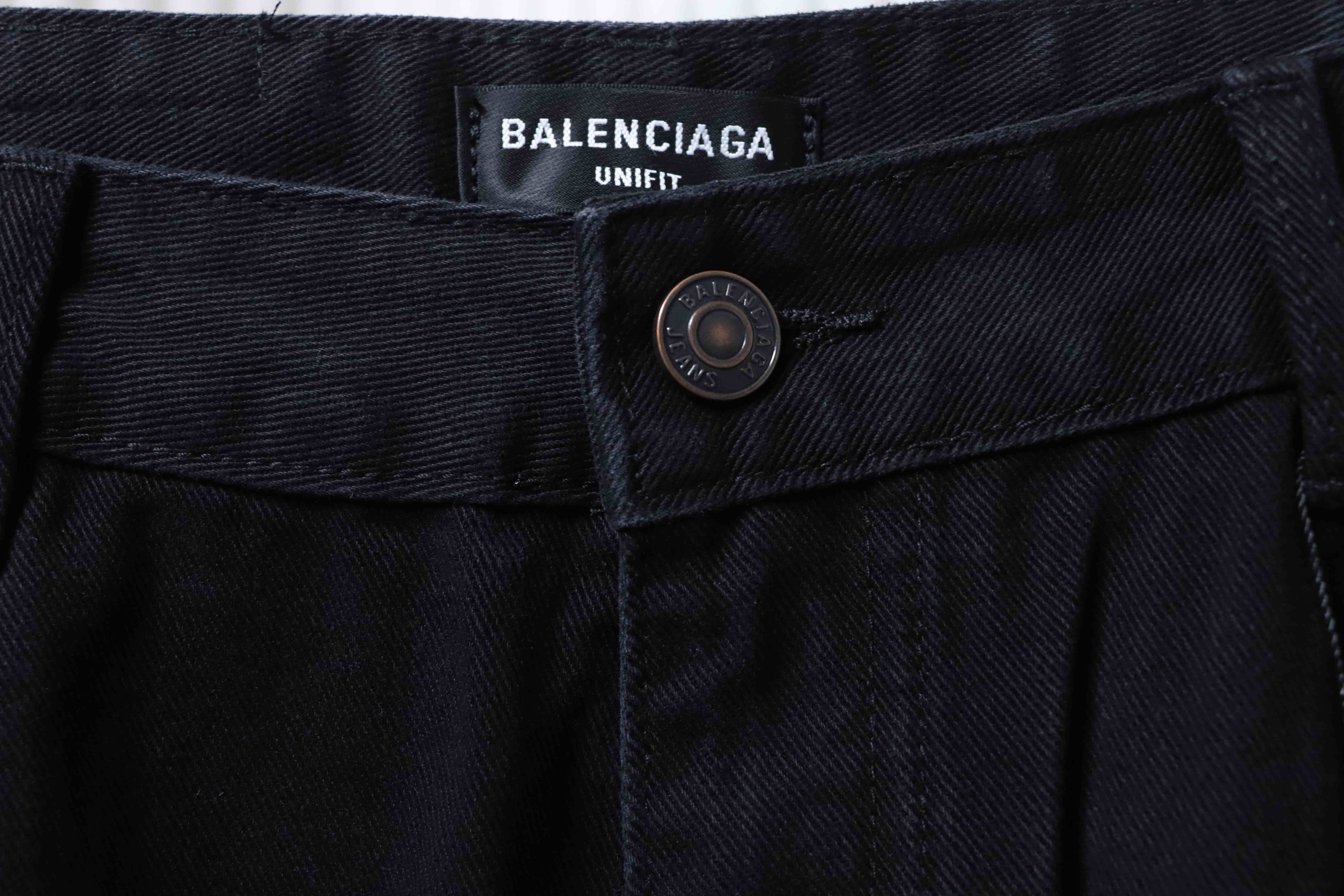 Balenciaga 24SS Slashed Distressed Denim Jeans h270