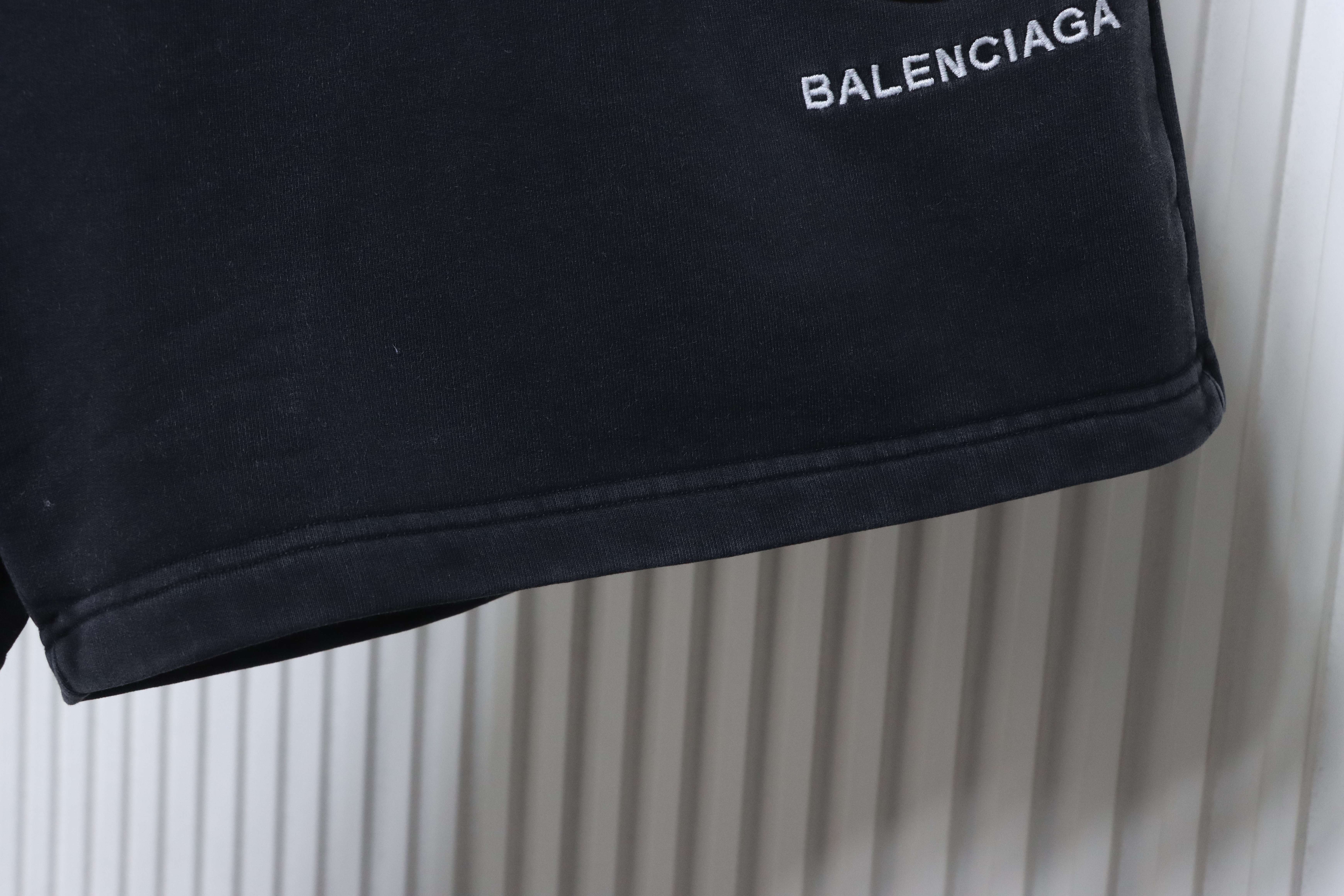 Balenciaga 25SS Badge Embroidered Shorts h200