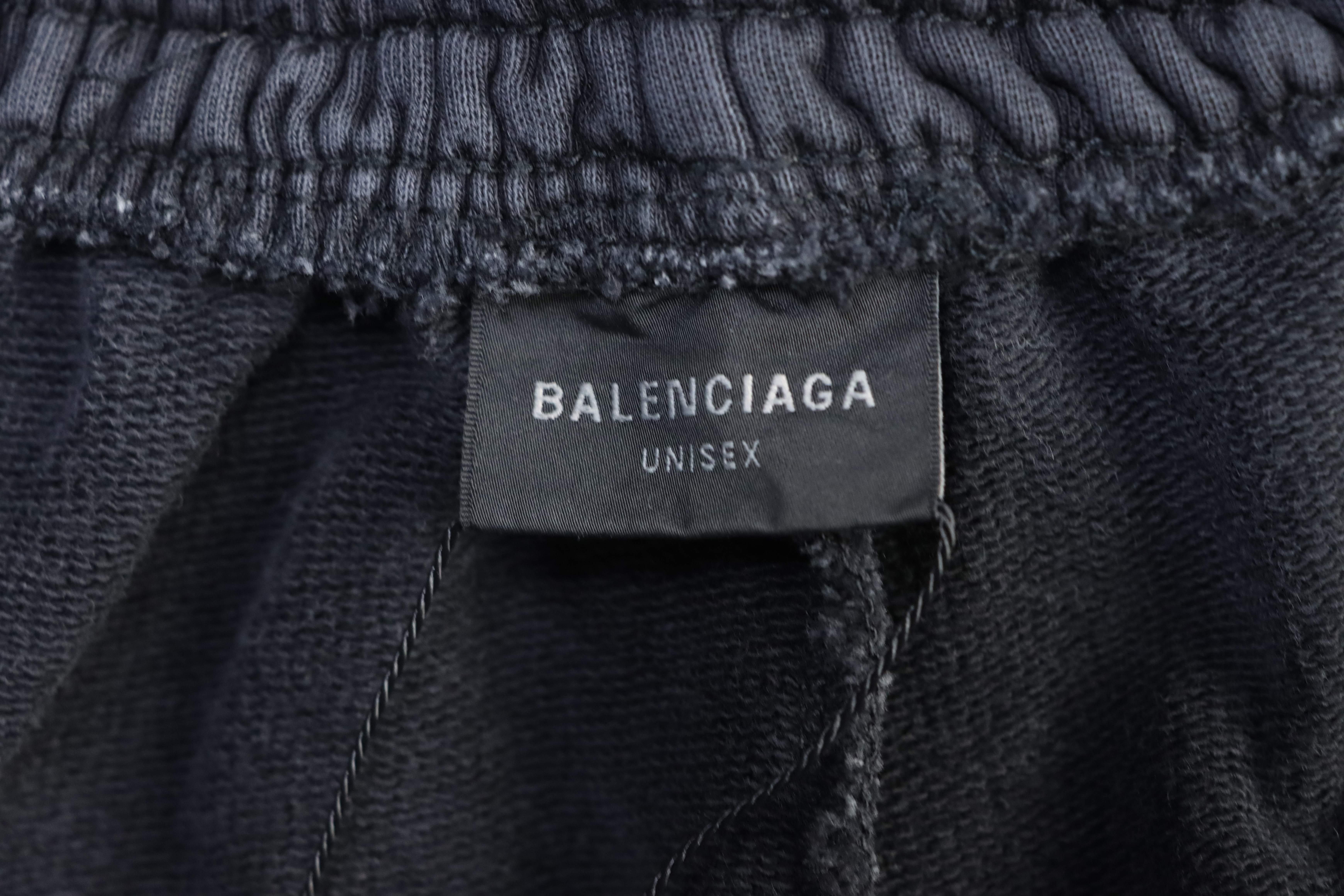 Balenciaga 25SS Badge Embroidered Shorts h200