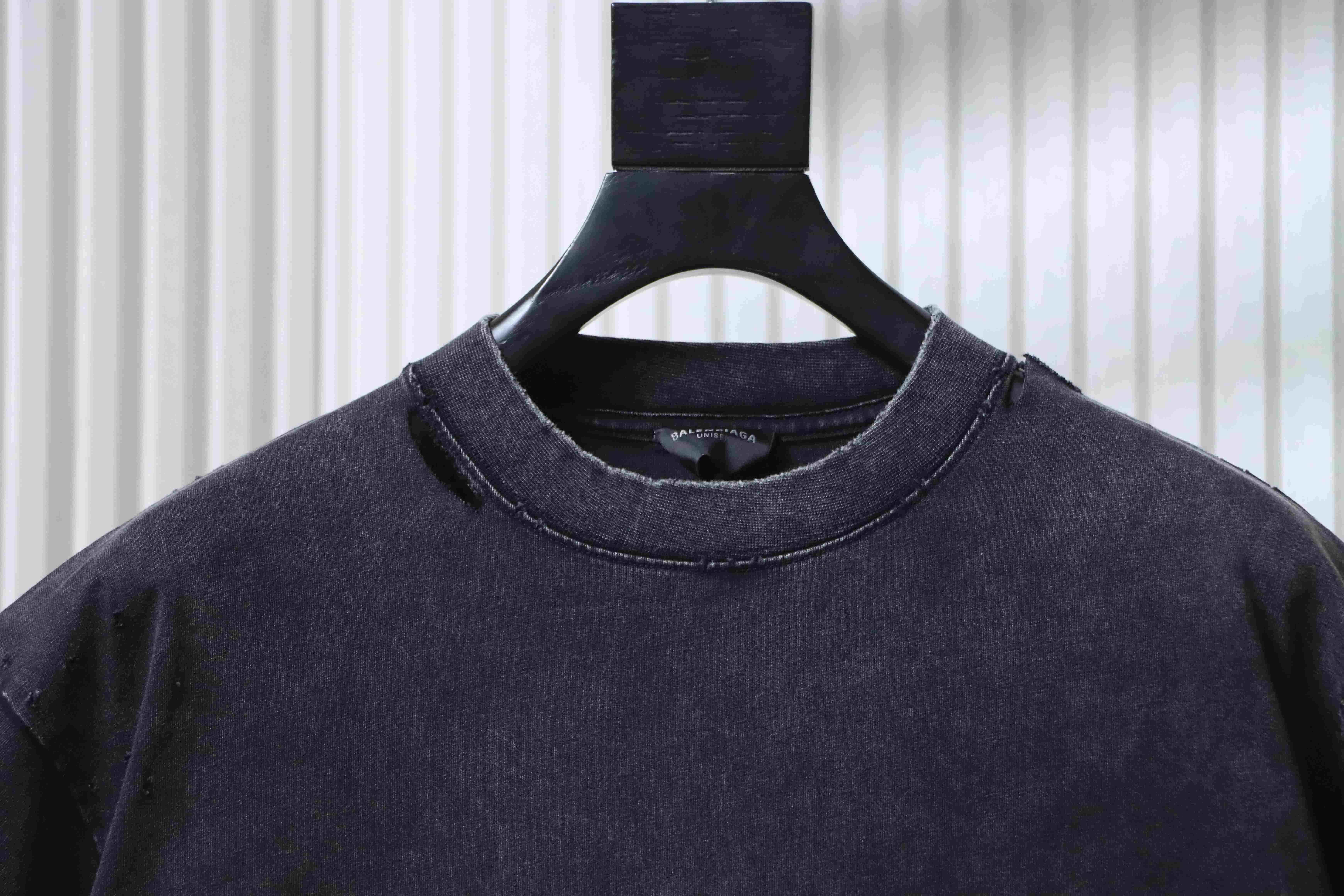Balenciaga 25SS Valentine Limited Heart Letter Distressed Washed T-shirt h150