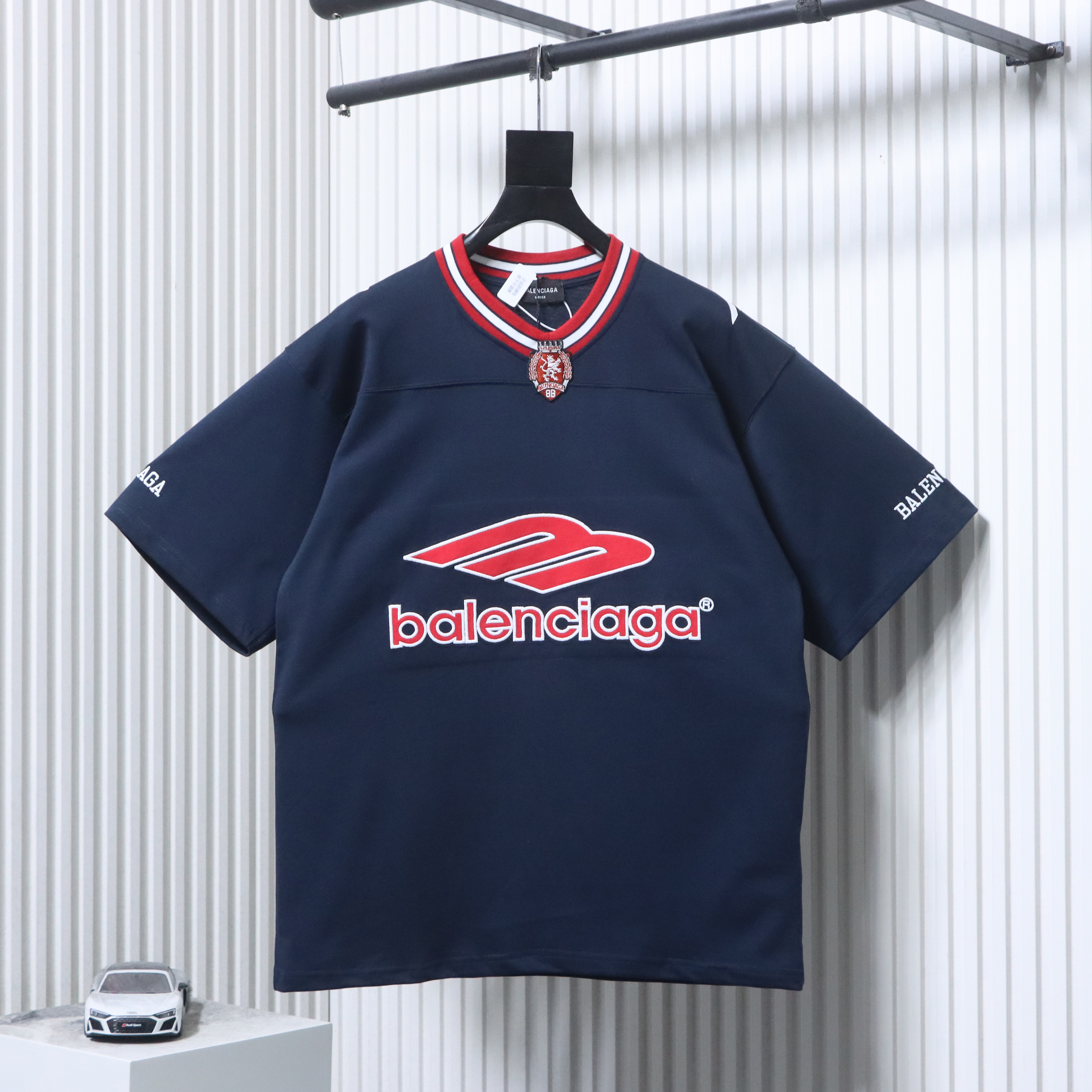Balenciaga 26SS 3M Embroidered Manchester United Emblem T-shirt Black