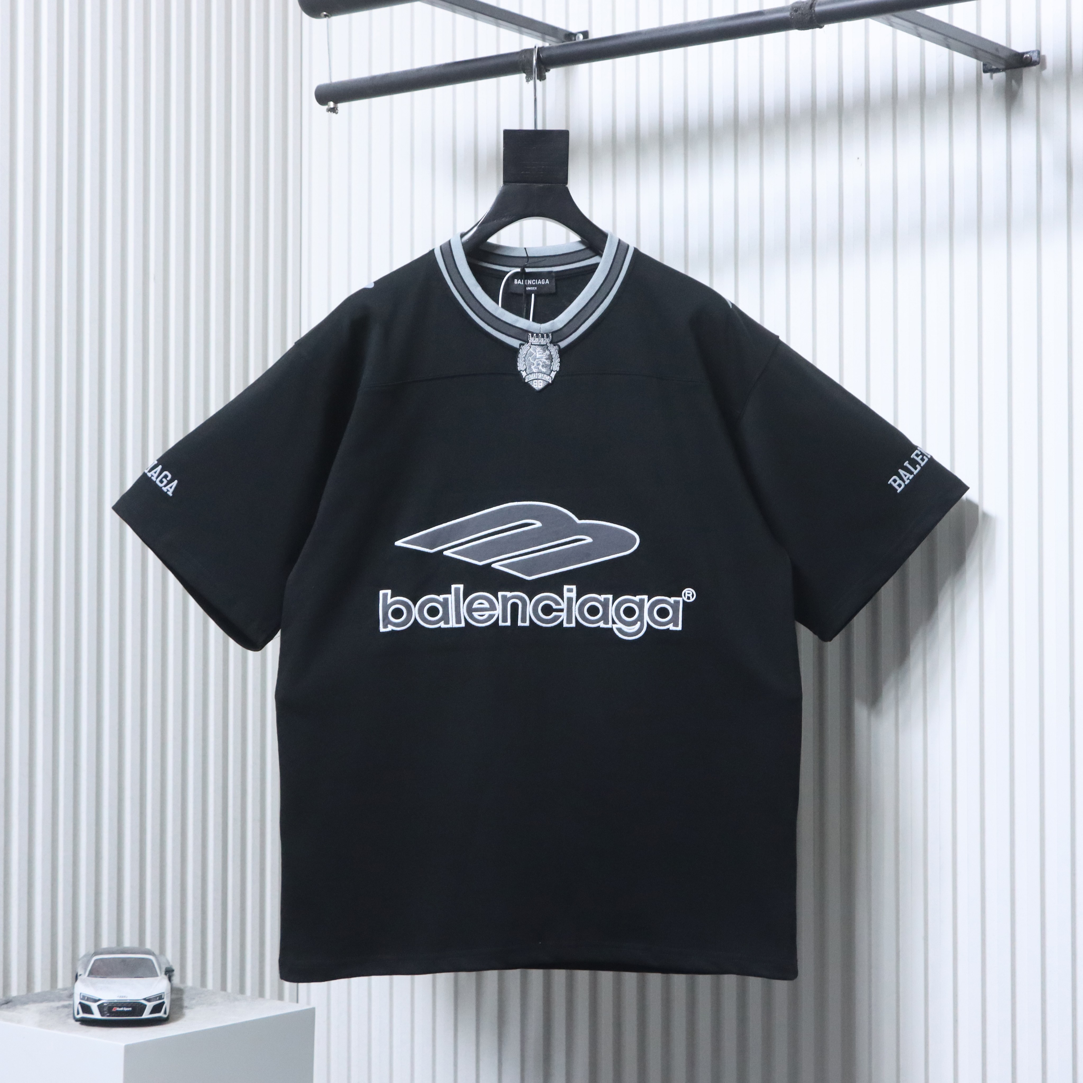Balenciaga 26SS 3M Embroidered Manchester United Emblem T-shirt Black