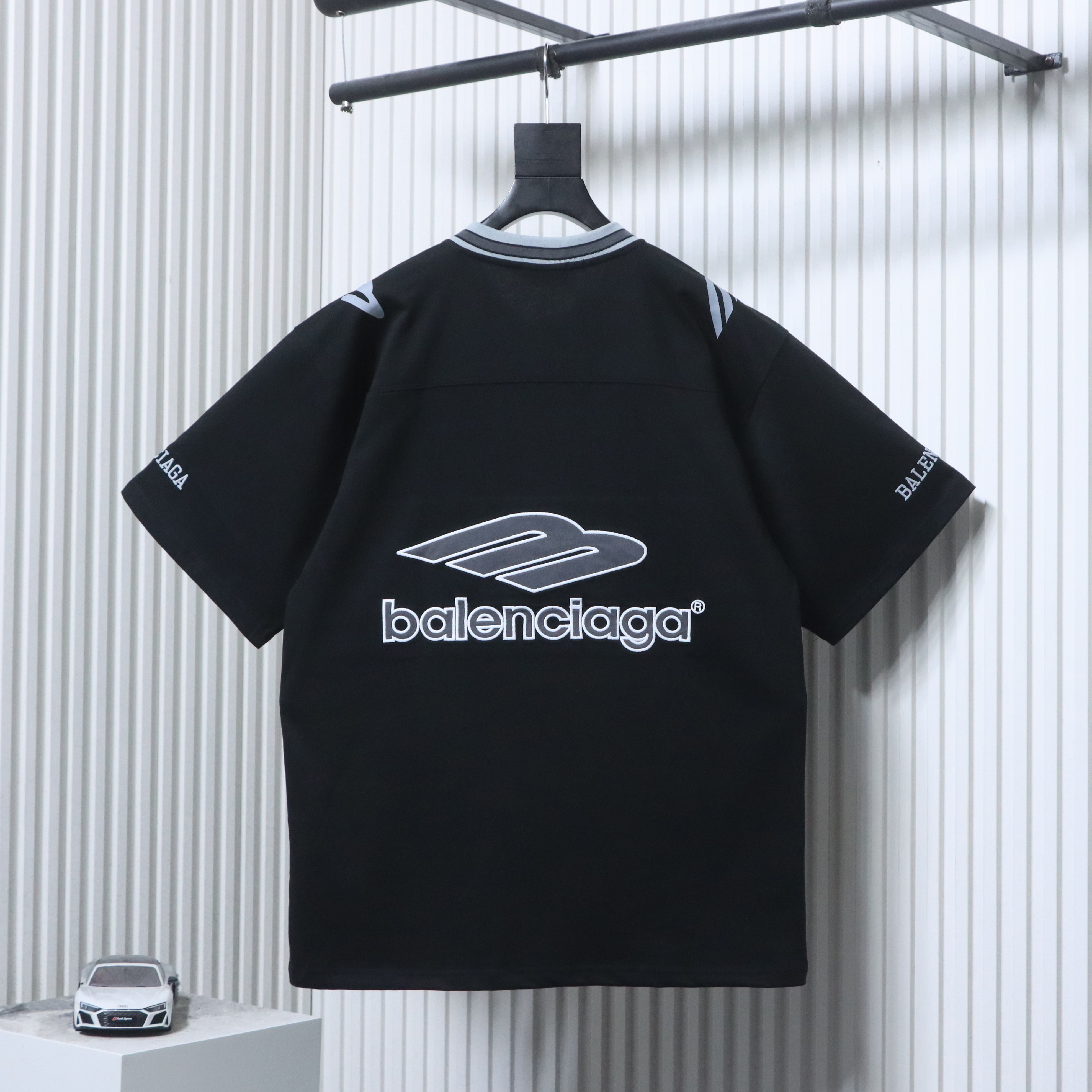 Balenciaga 26SS 3M Embroidered Manchester United Emblem T-shirt Black