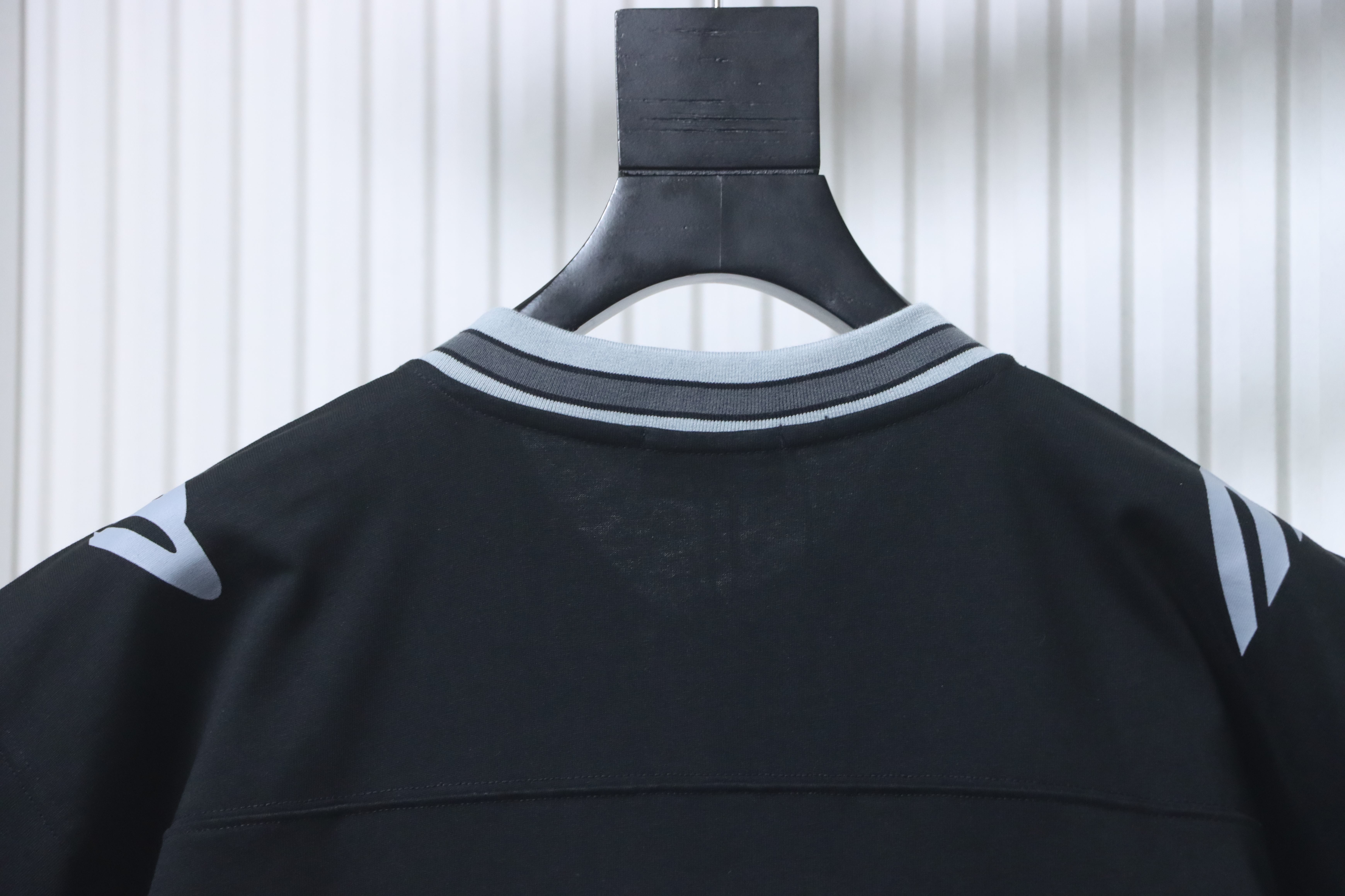 Balenciaga 26SS 3M Embroidered Manchester United Emblem T-shirt Black