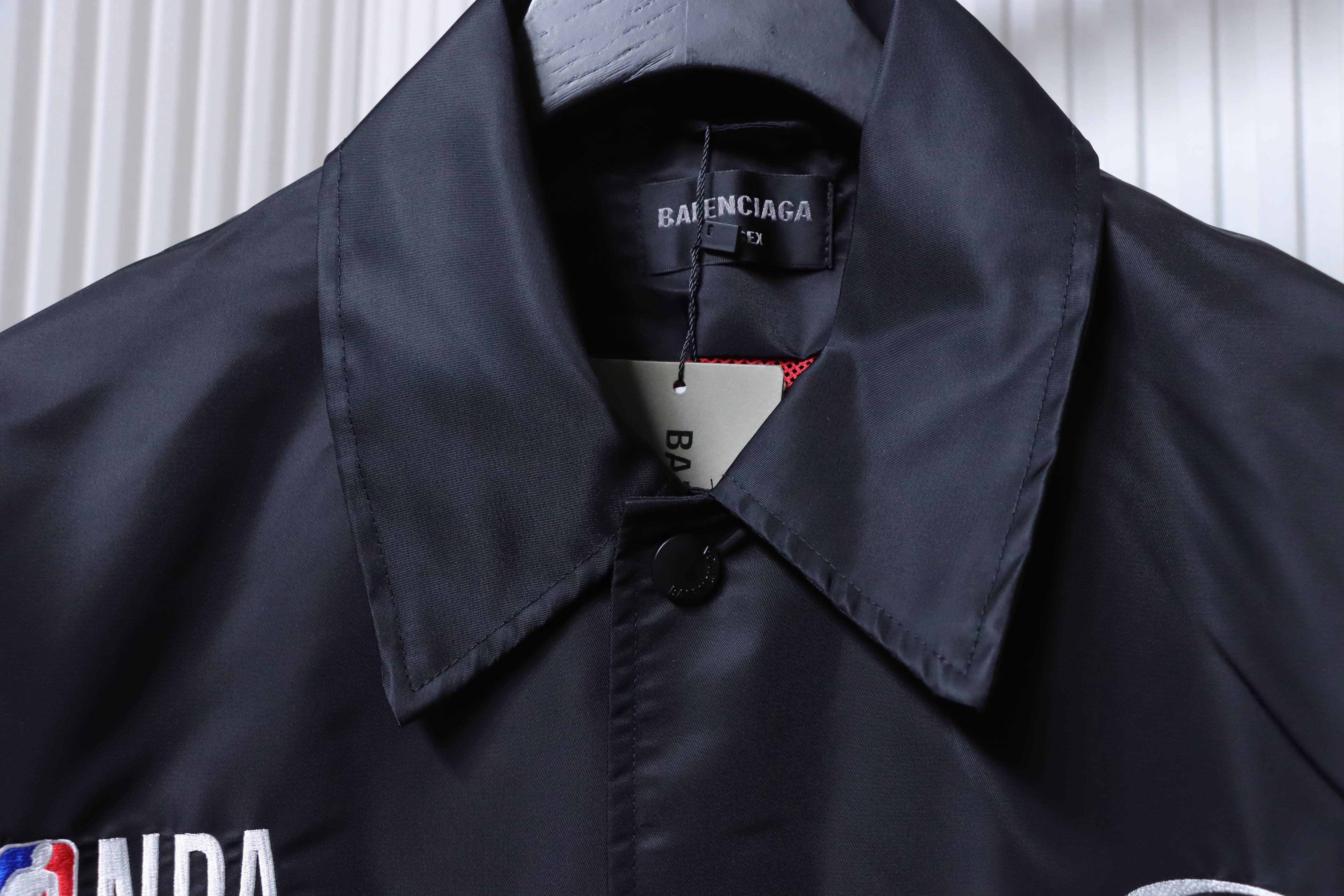 Balenciaga 26SS NBA Collaborative Knicks Waterproof Zip-Up Coach Jacket h270