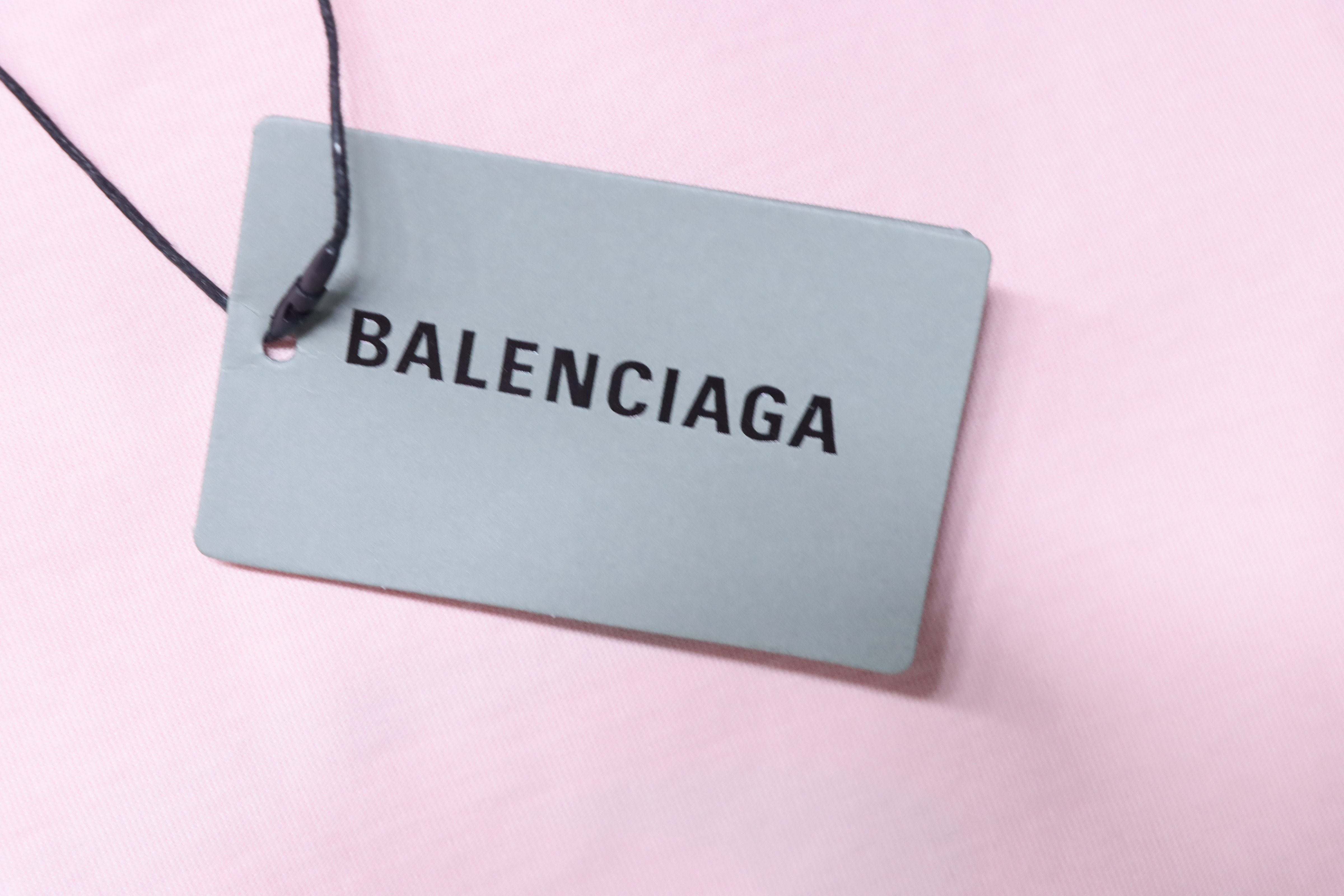 Balenciaga 3 Circular Letter Printed Distressed T-shirt h160