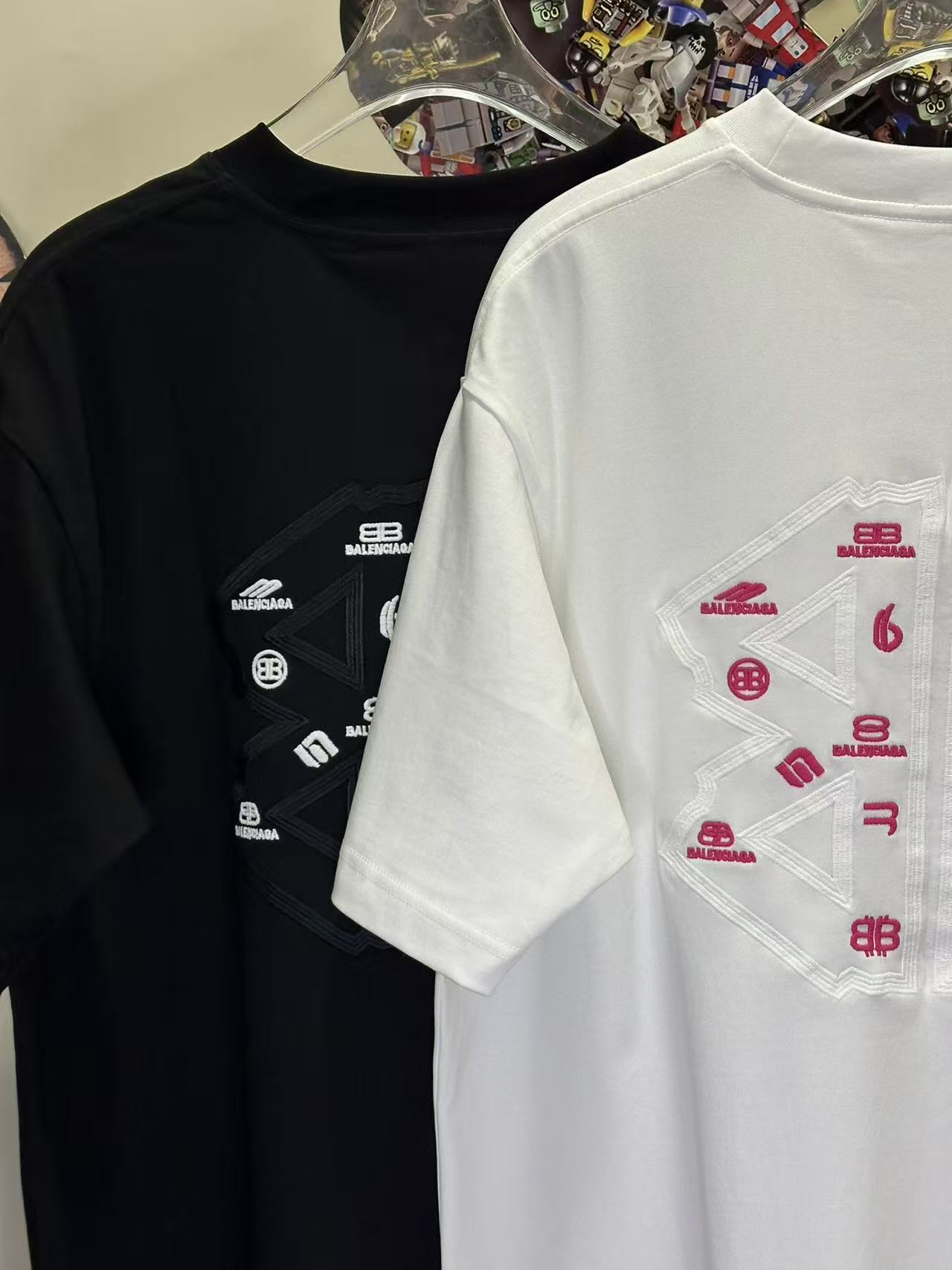 Balenciaga T-shirt 3 L26870 h140
