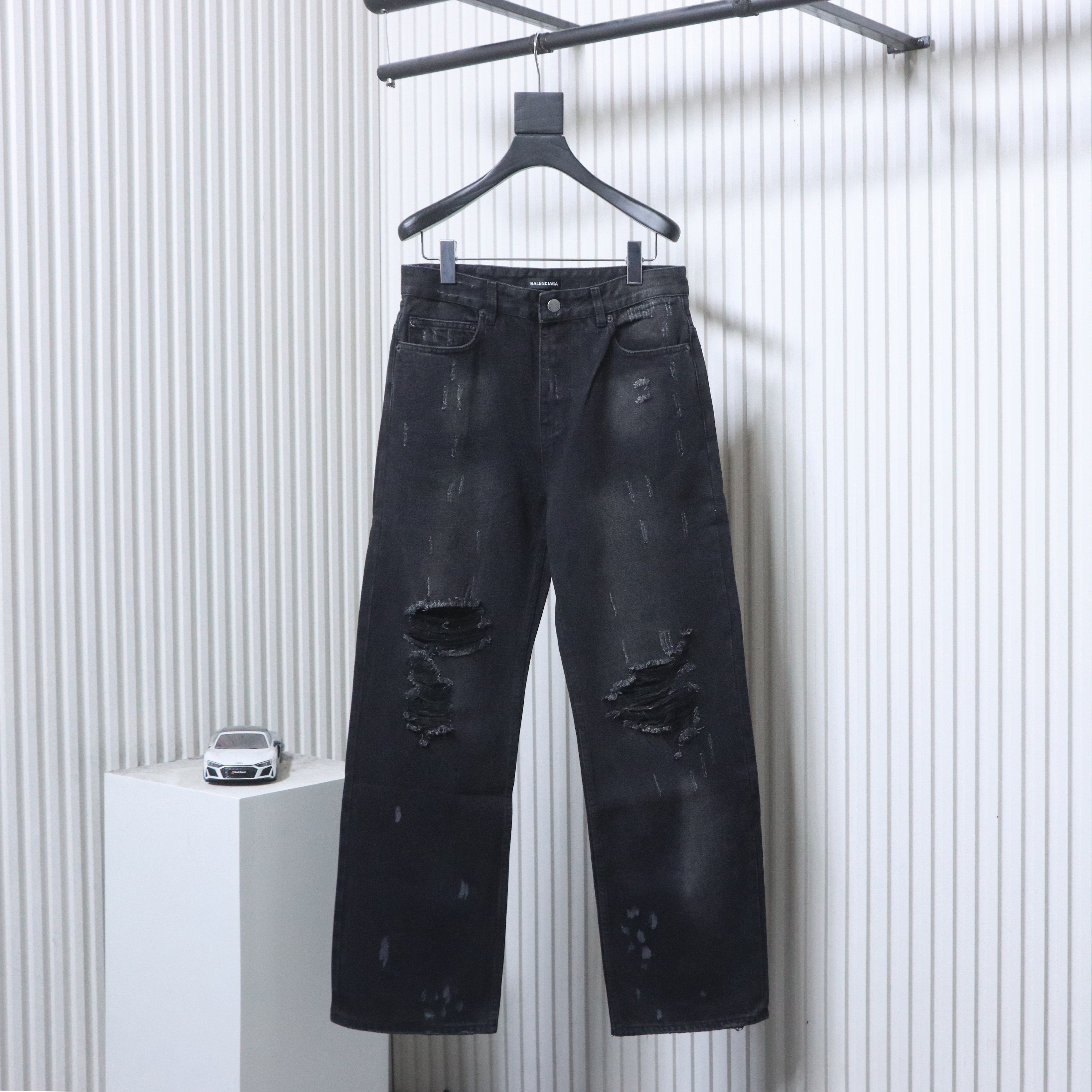 Balenciaga Black 25FW Destroyed Jeans h250