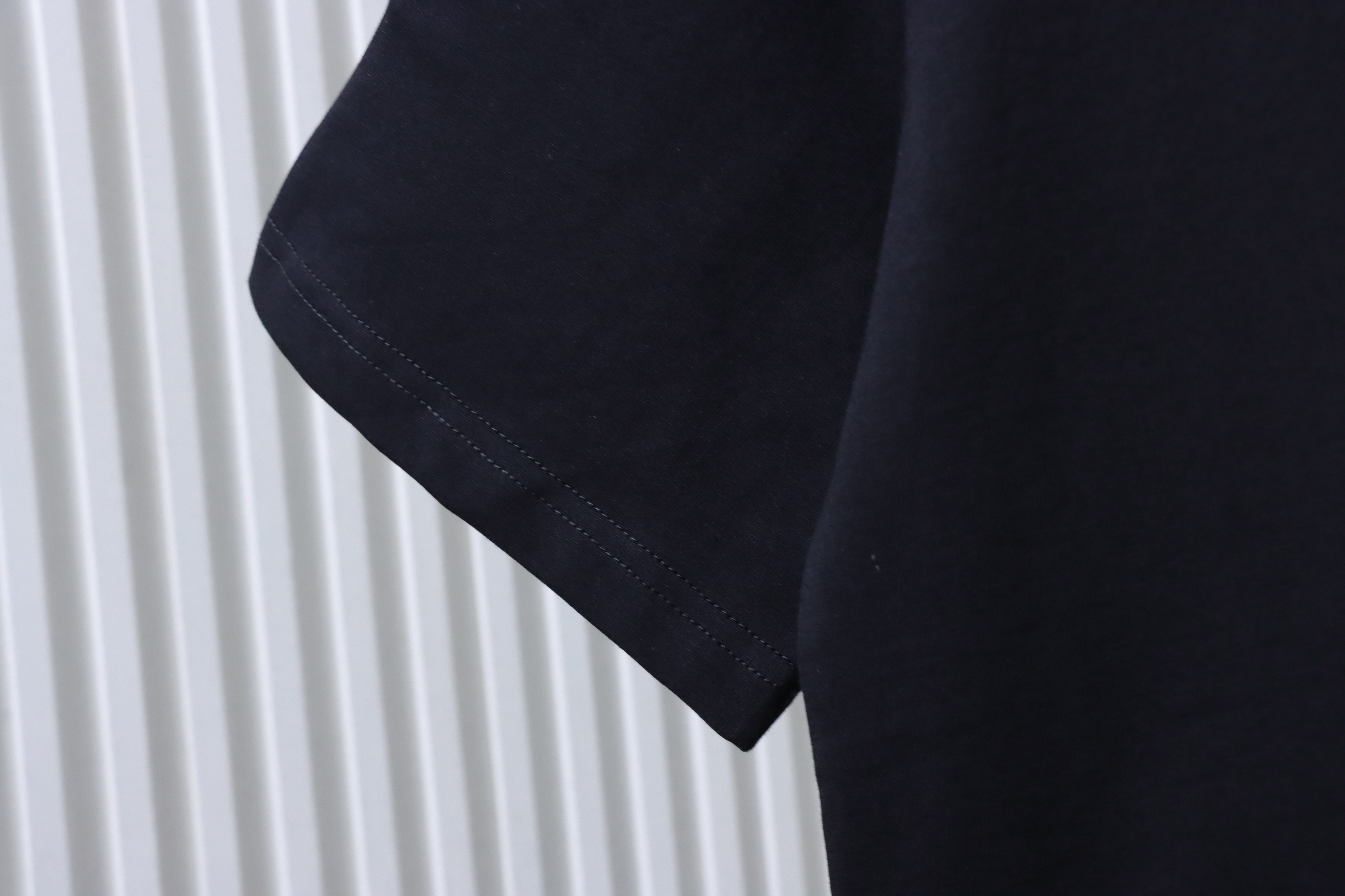 Balenciaga Black 26SS Chest Emblem Embroidered T-shirt h150