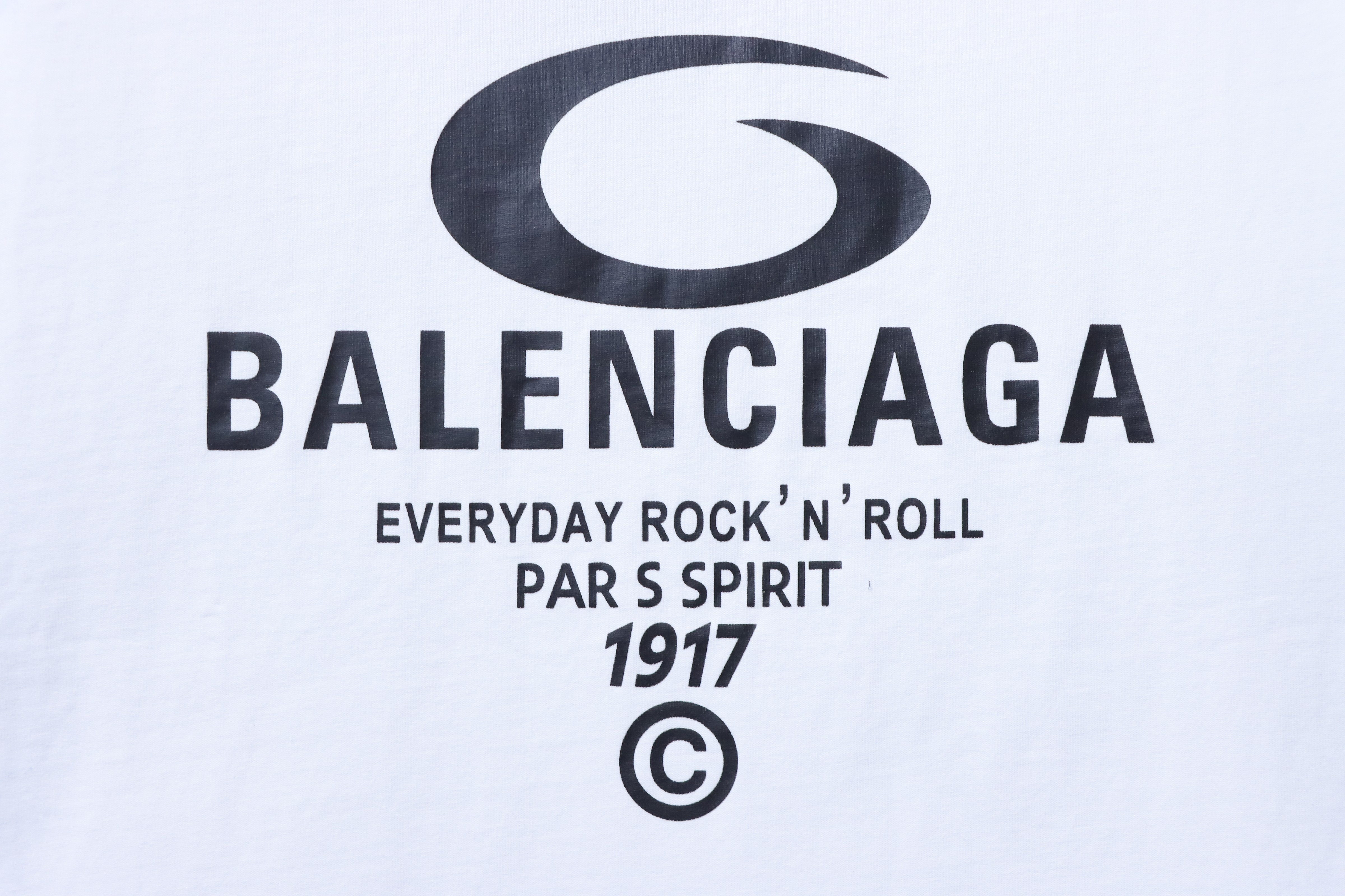 Balenciaga White Circular Letter Printed Distressed T-shirt h160