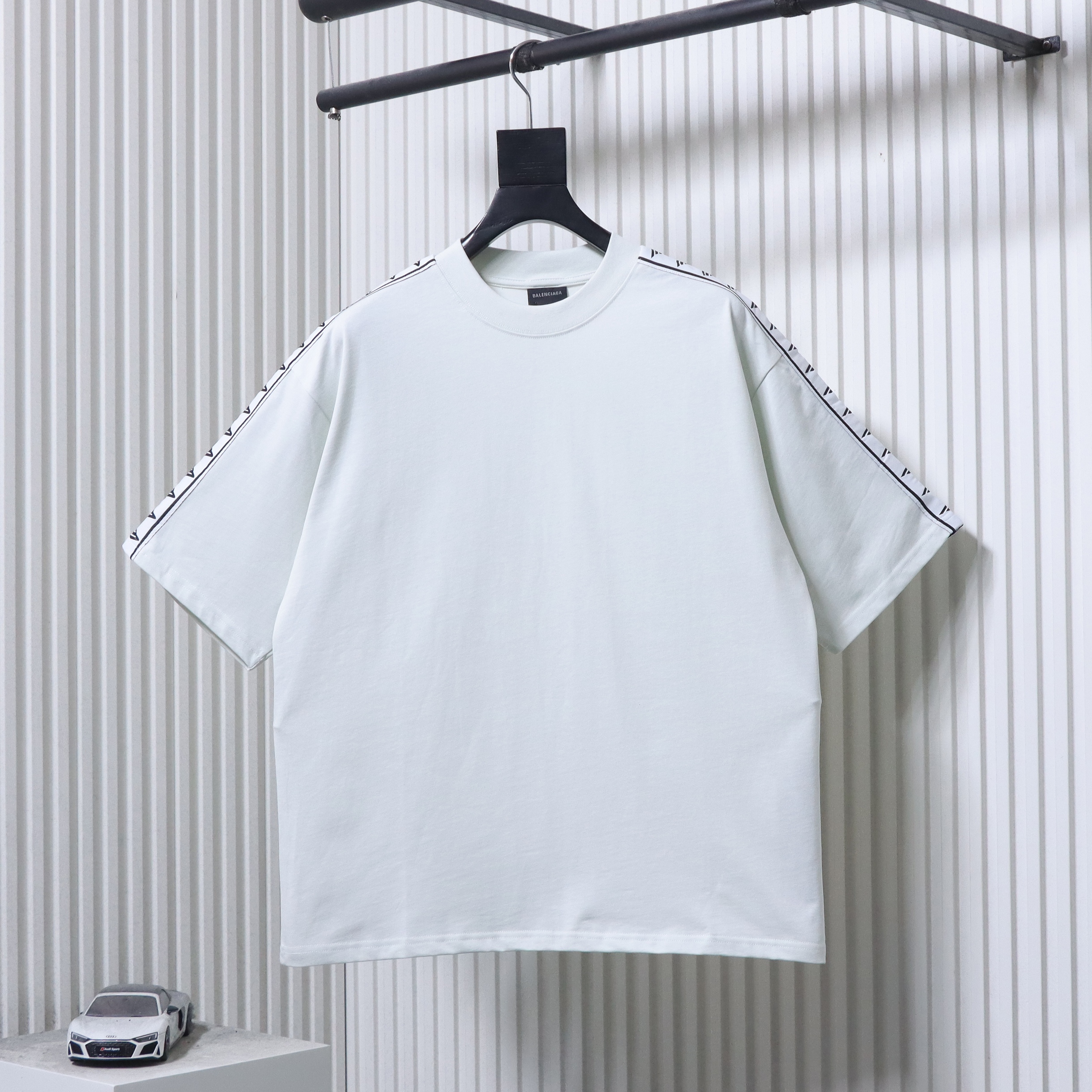 Balenciaga White Flower Logo Slogan T-shirt h180