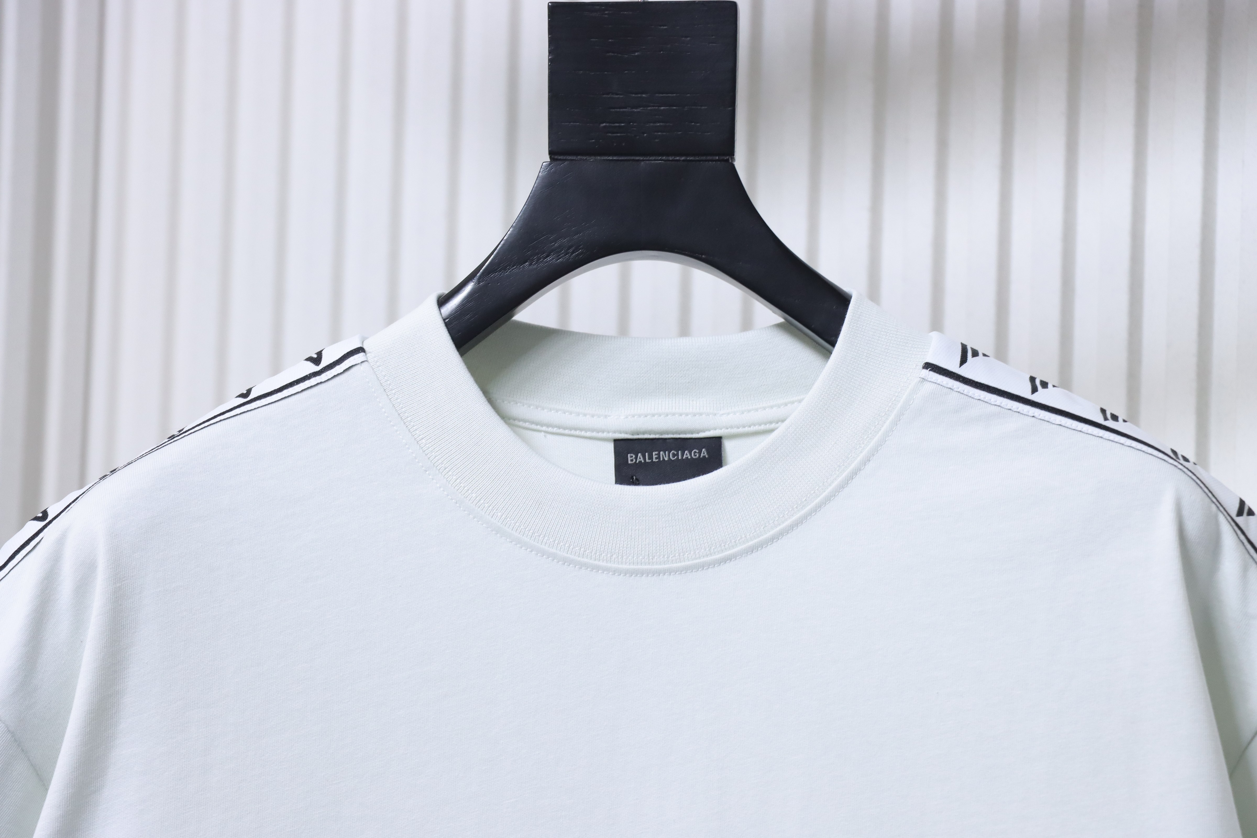Balenciaga White Flower Logo Slogan T-shirt h180