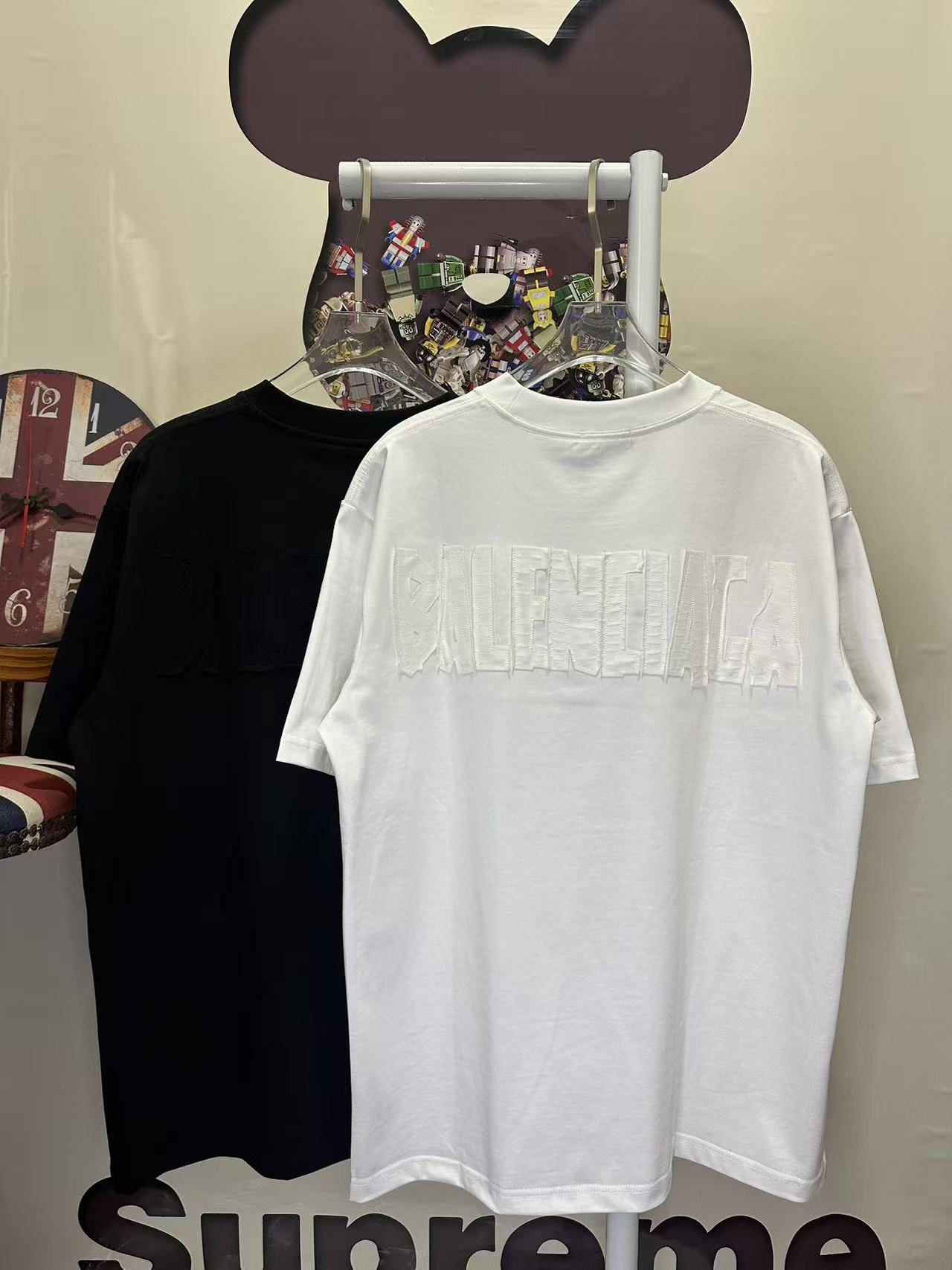 Balenciaga White T-shirt  L26730 h130