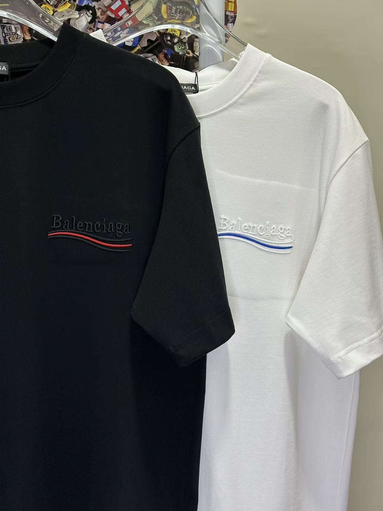 Balenciaga  T-shirt L26740 h140