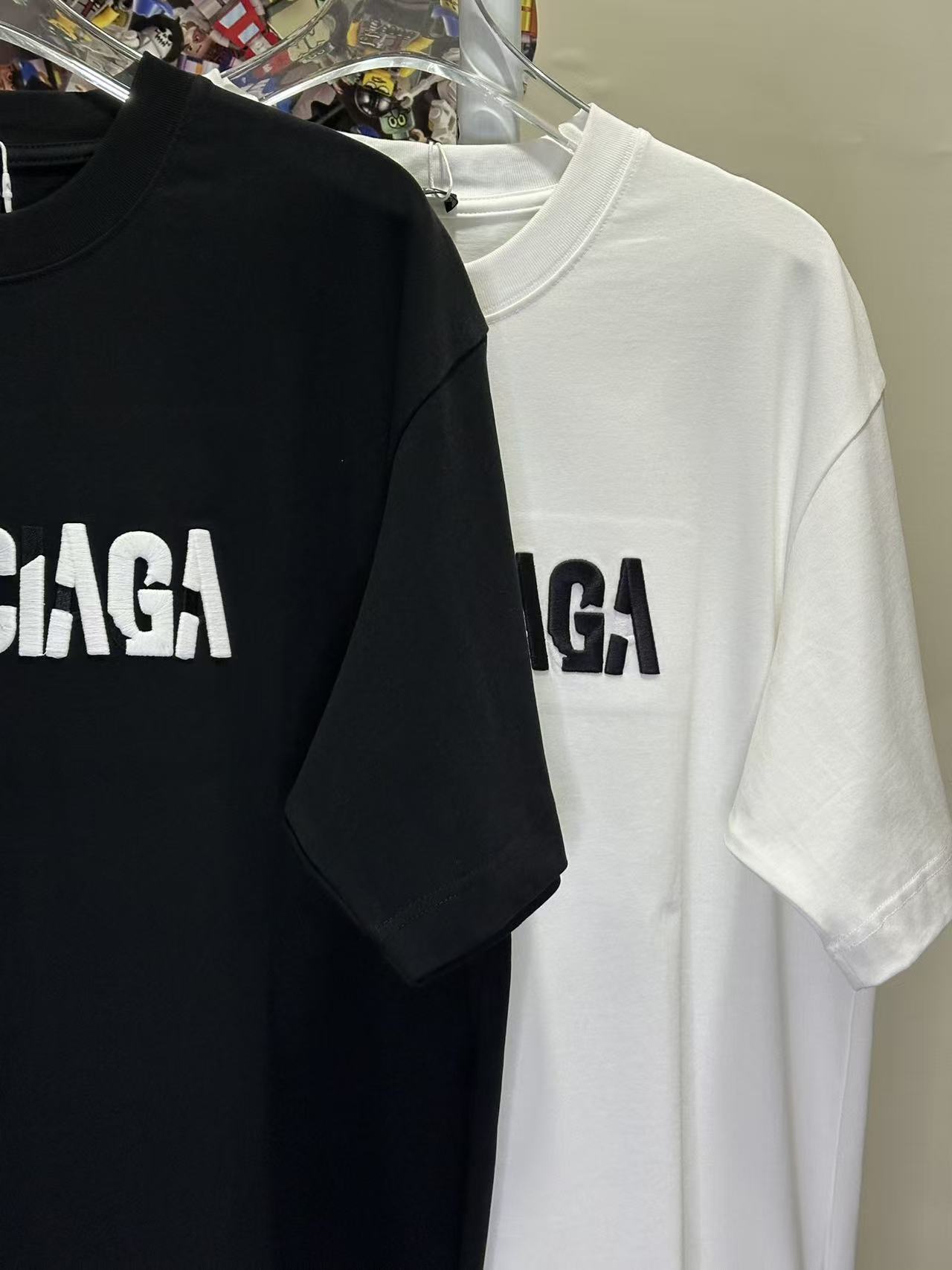 Balenciaga Black T-shirt L26863 h130