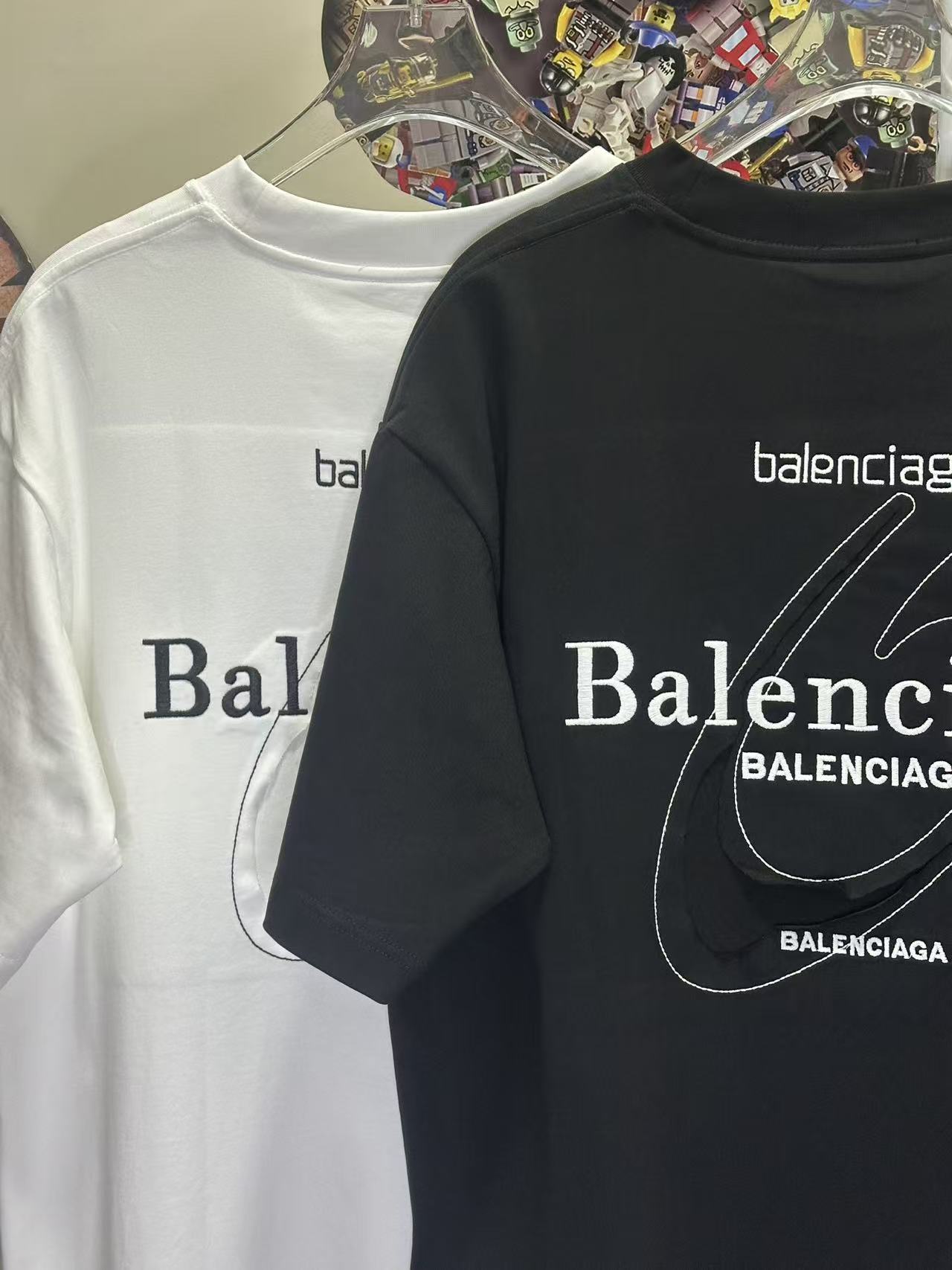 Balenciaga T-shirt Black L26886 h140