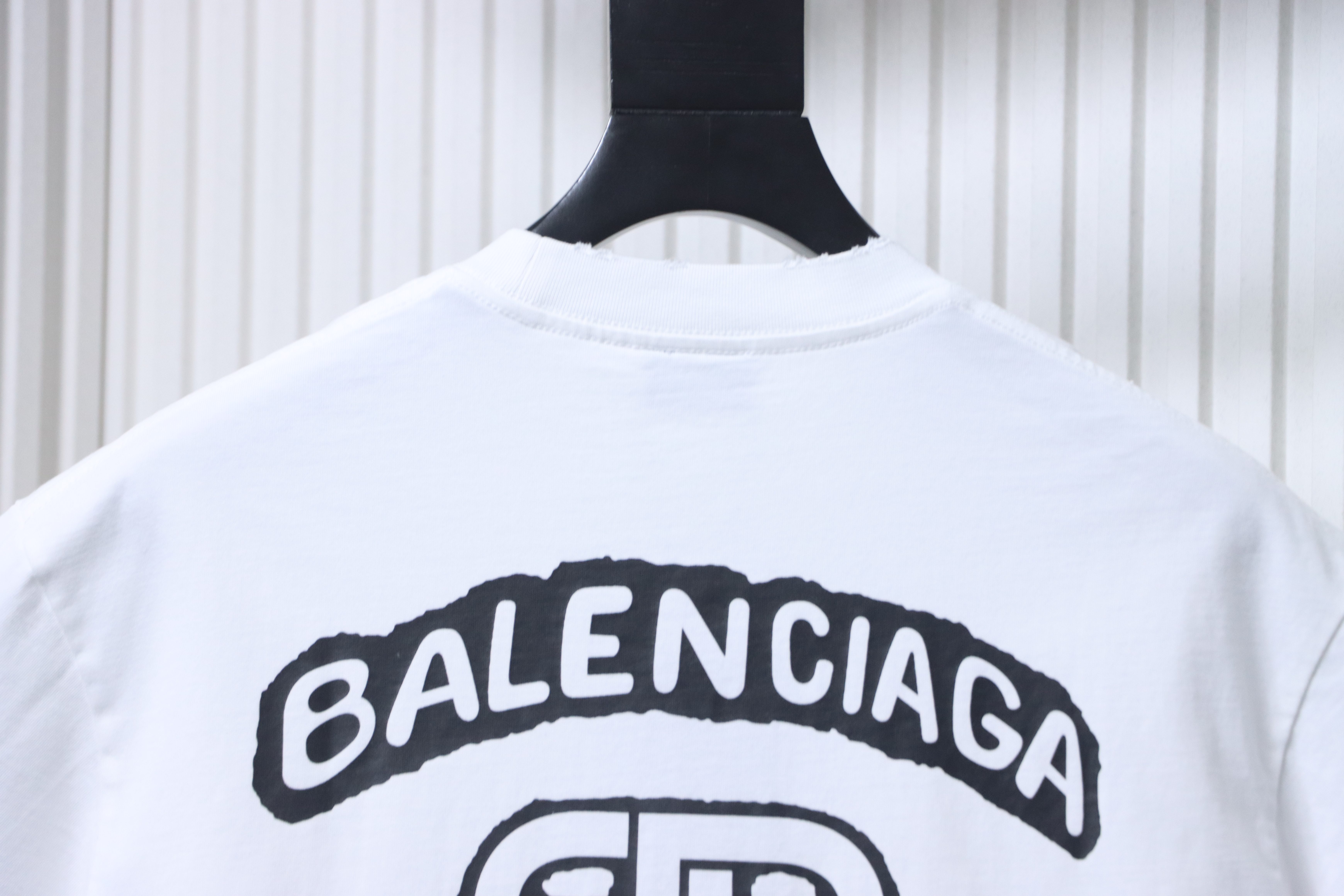 Balenciaga White Lock Buckle Letter Graffiti Printed Distressed T-shirt h150
