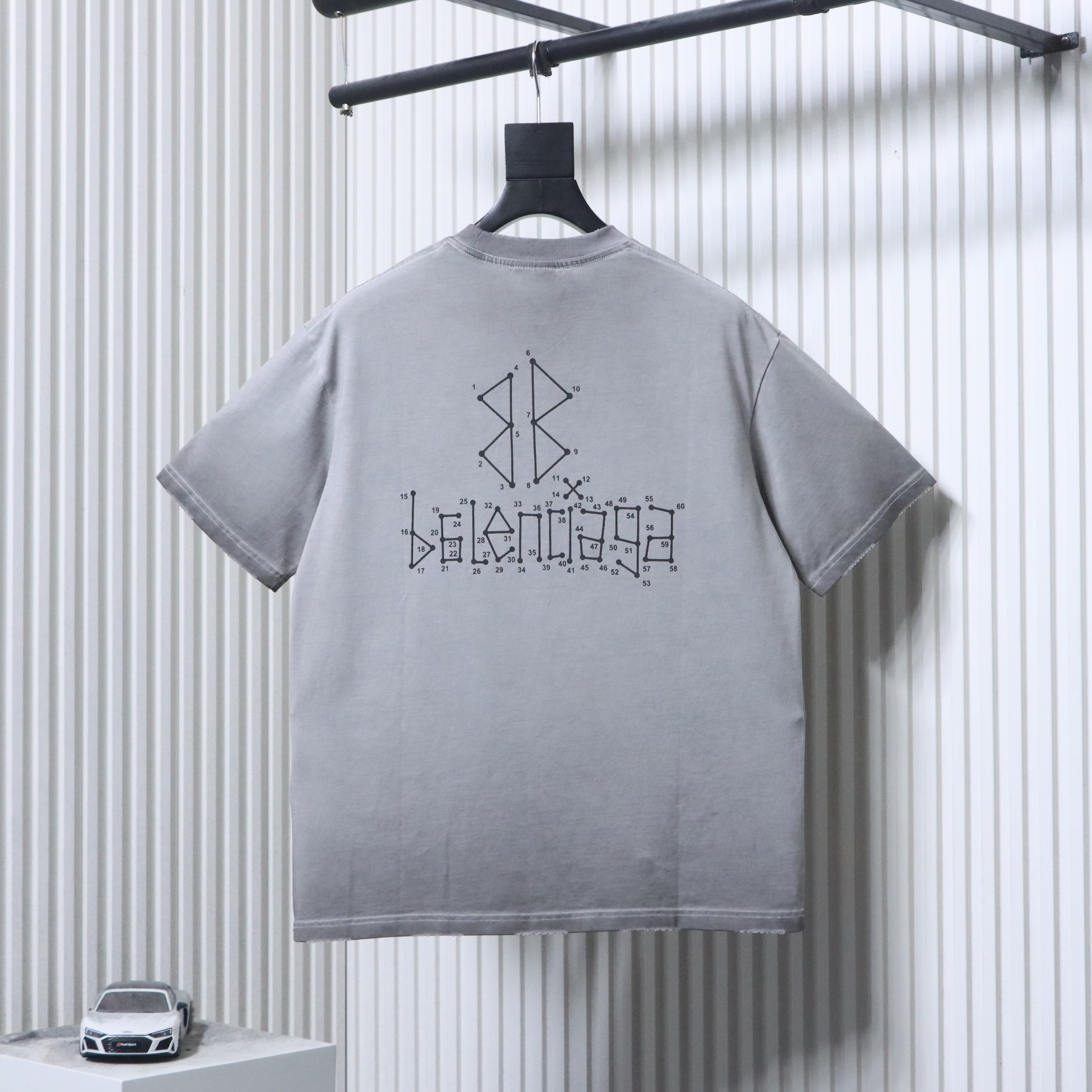 Balenciaga Black Washed Mud-Dyed Geometric Logo Double-B Distressed T-shirt h160