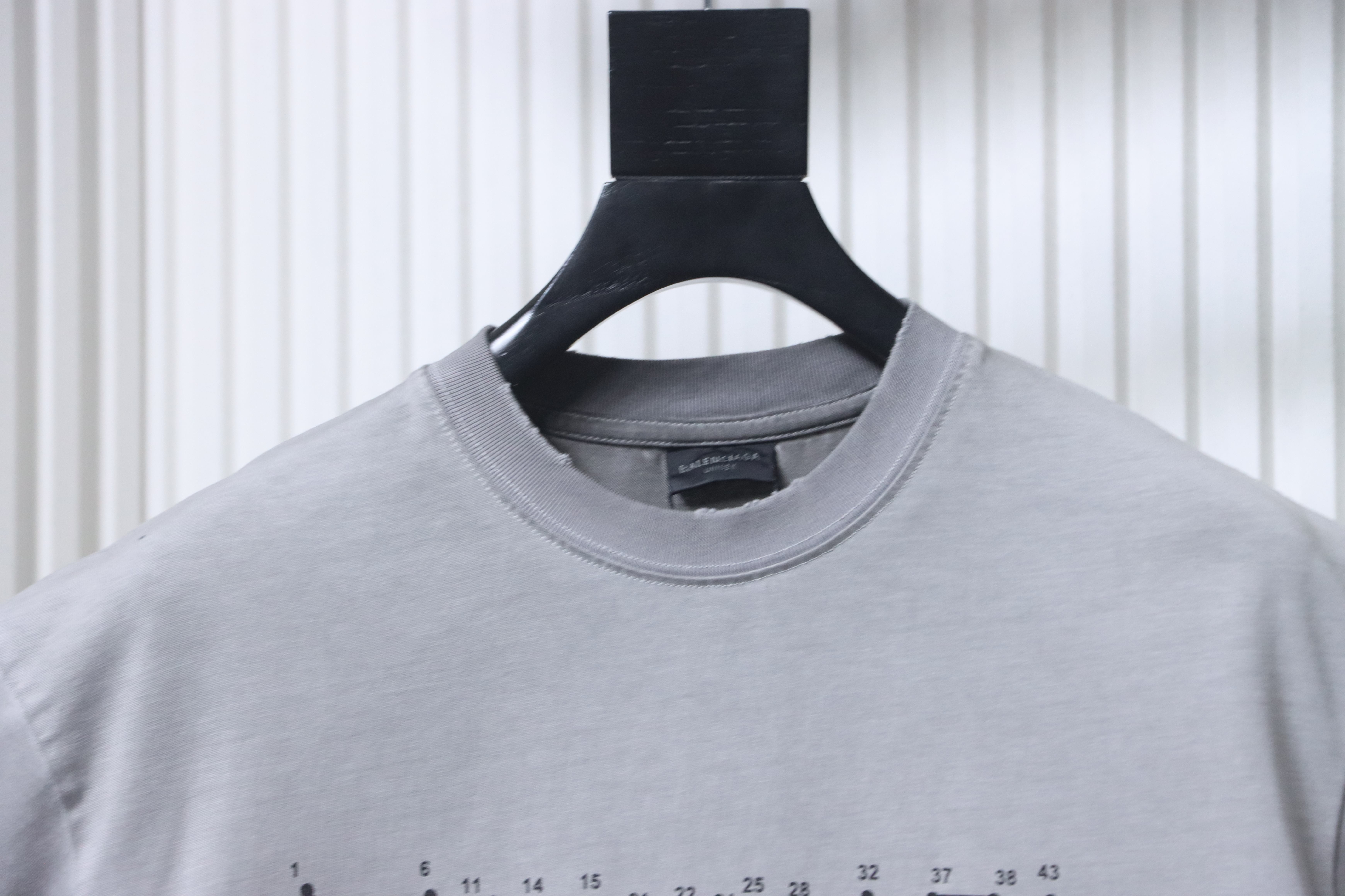 Balenciaga Black Washed Mud-Dyed Geometric Logo Double-B Distressed T-shirt h160