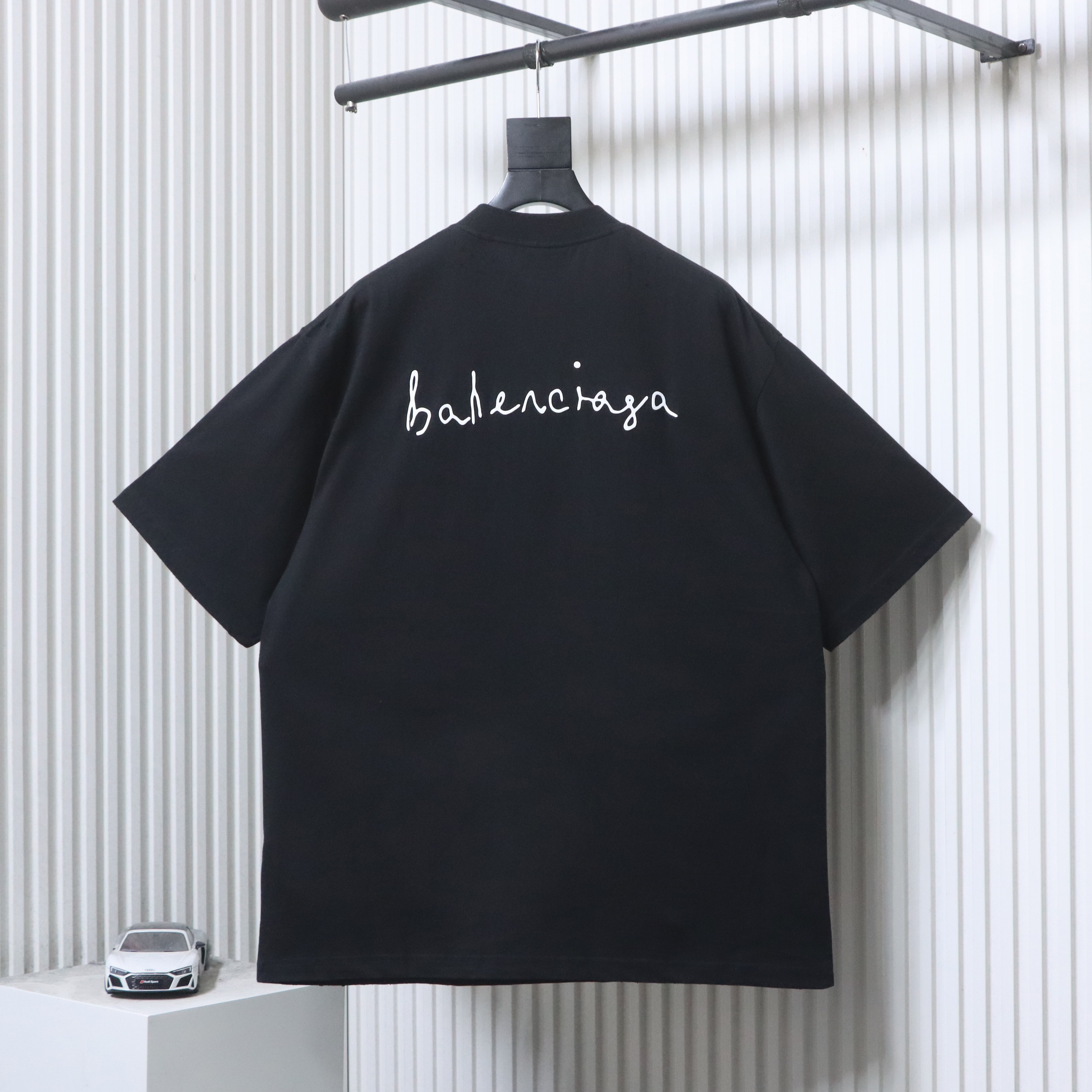 Balenciaga Silicone Heart Cursive Logo T-shirt h160