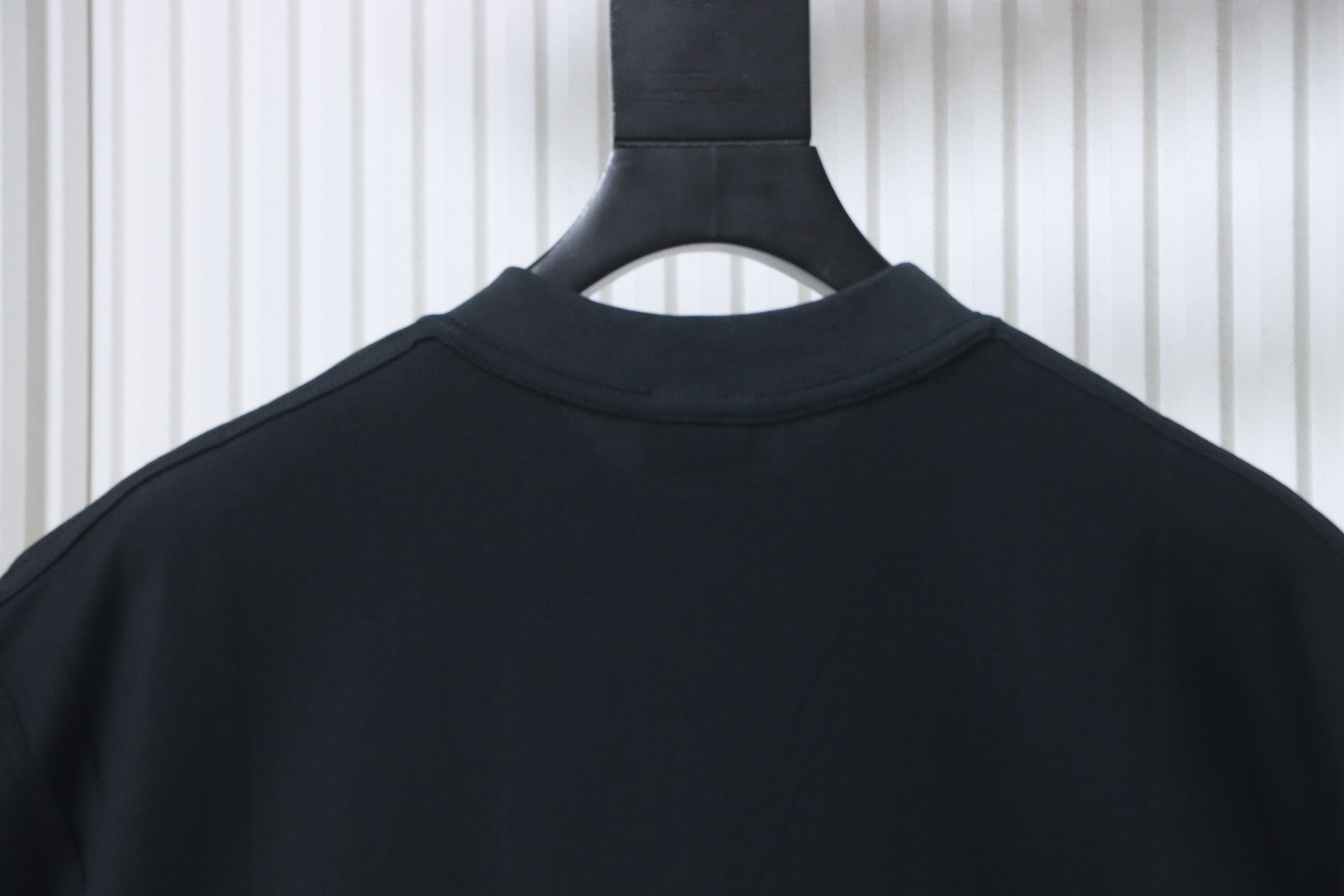 Balenciaga Black 24SS Inverted Letter Overlap Embroidered T-shirt h150