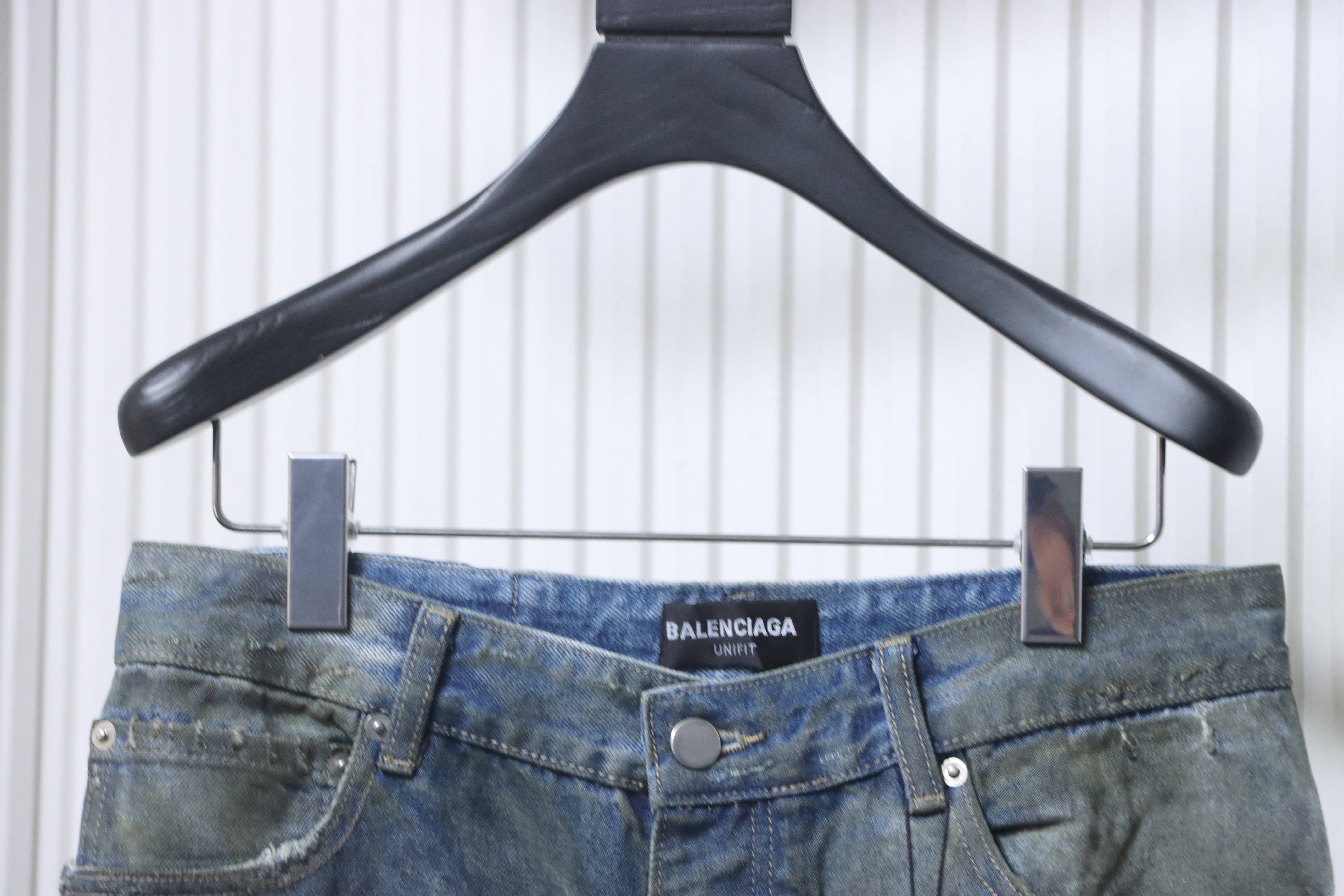Balenciaga White 25FW Destroyed Jeans h250
