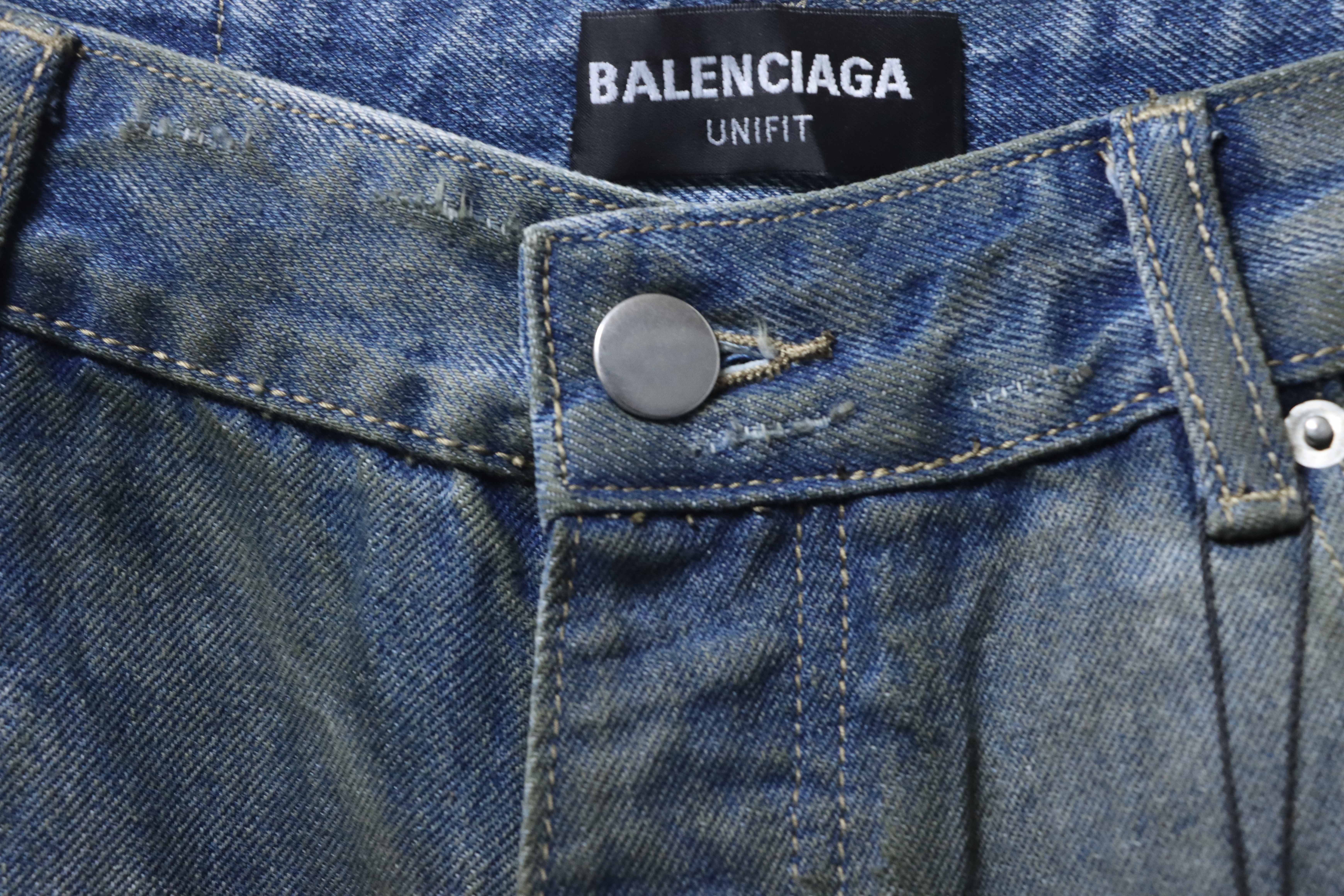 Balenciaga White 25FW Destroyed Jeans h250