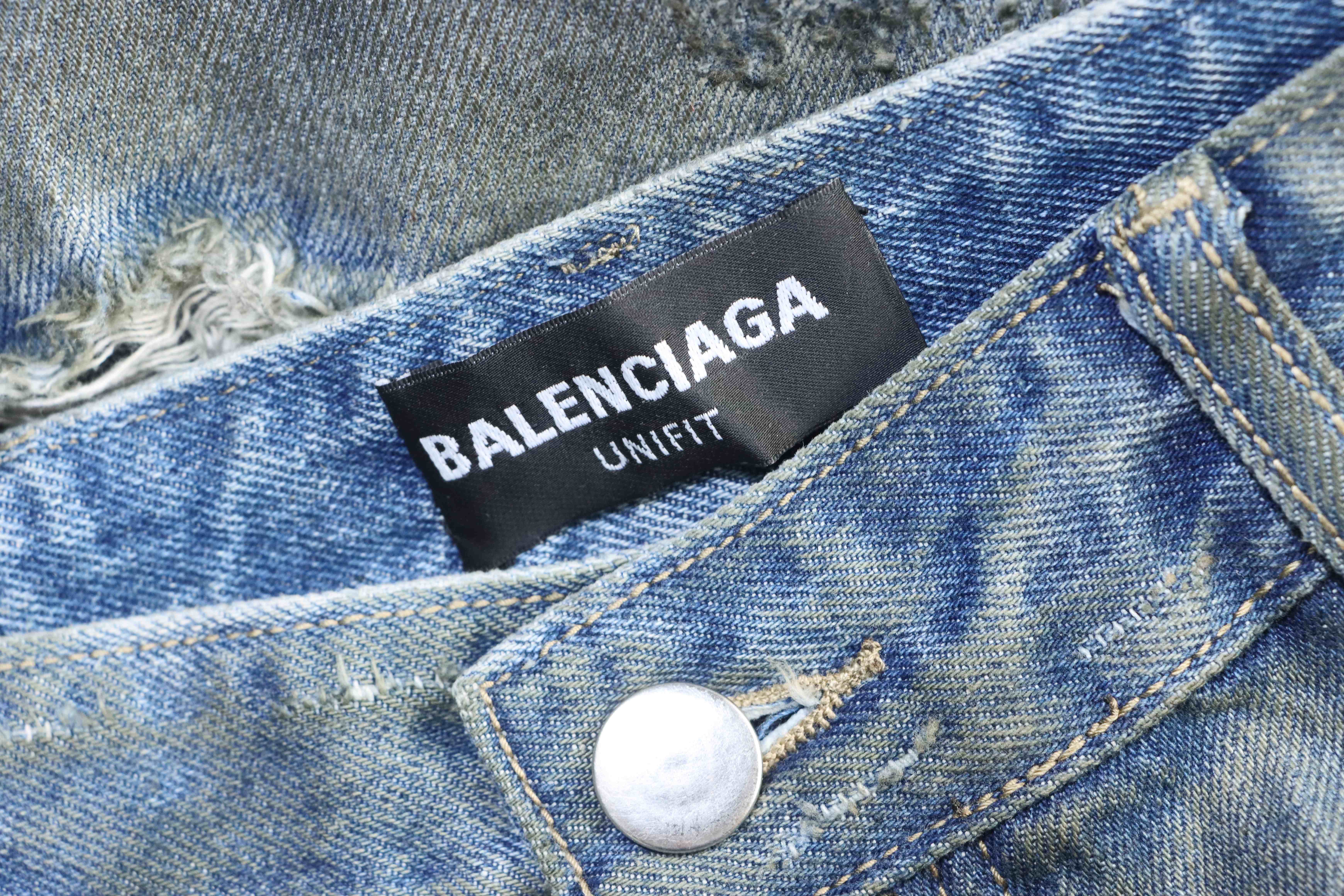 Balenciaga White 25FW Destroyed Jeans h250