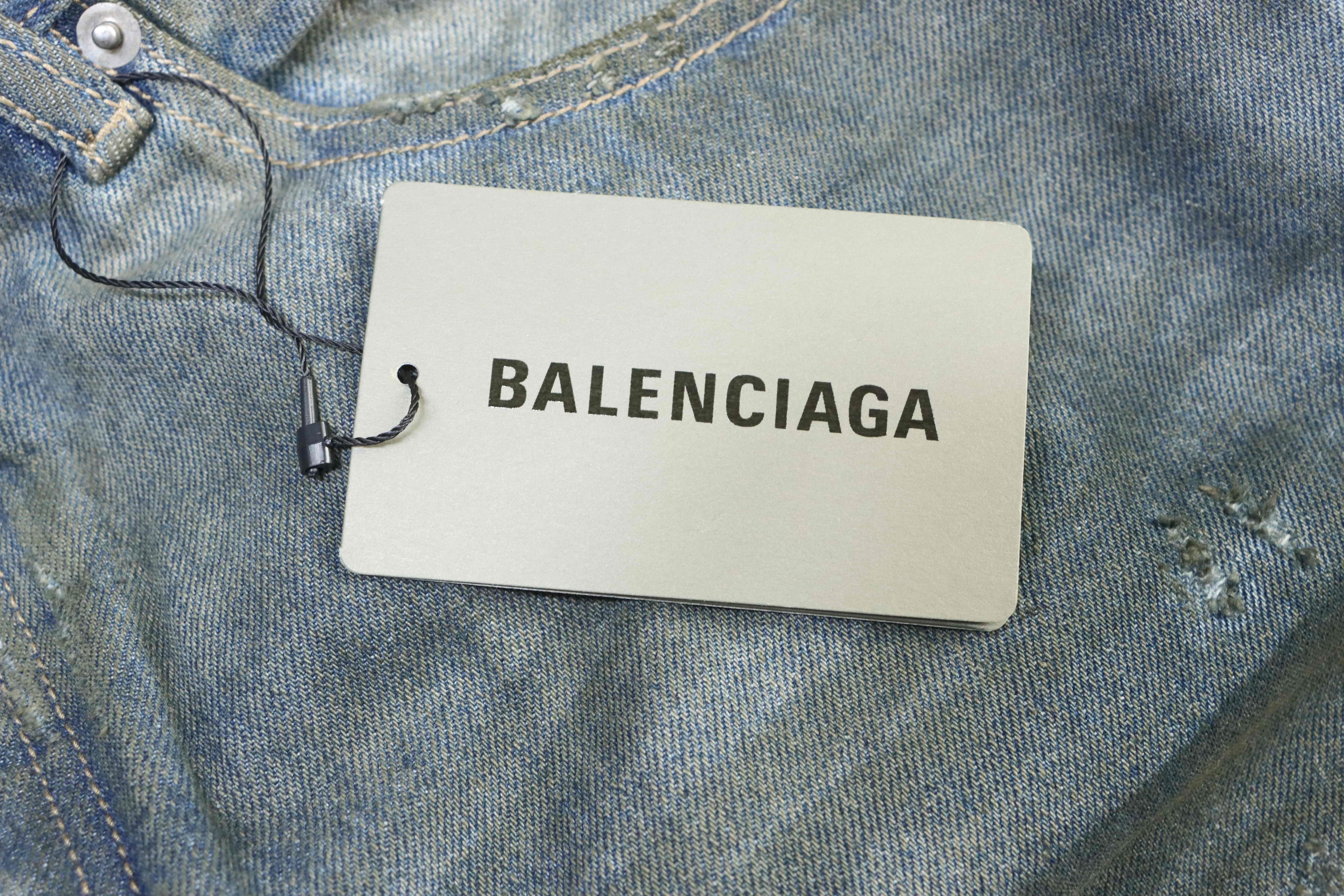 Balenciaga White 25FW Destroyed Jeans h250