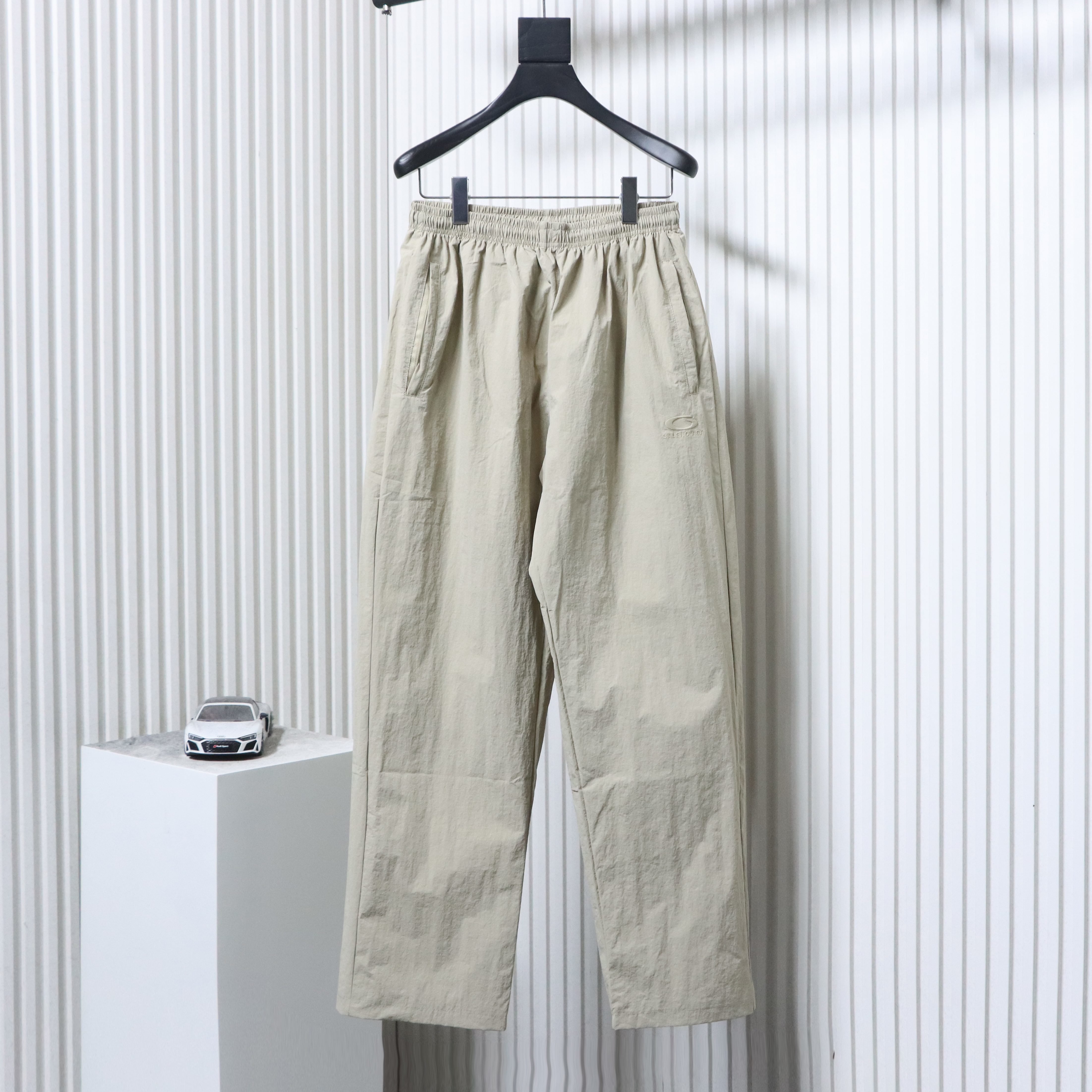 Balenciaga White 26SS Front and Back Half-Ring Letter Embroidered Tracksuit Pants h230