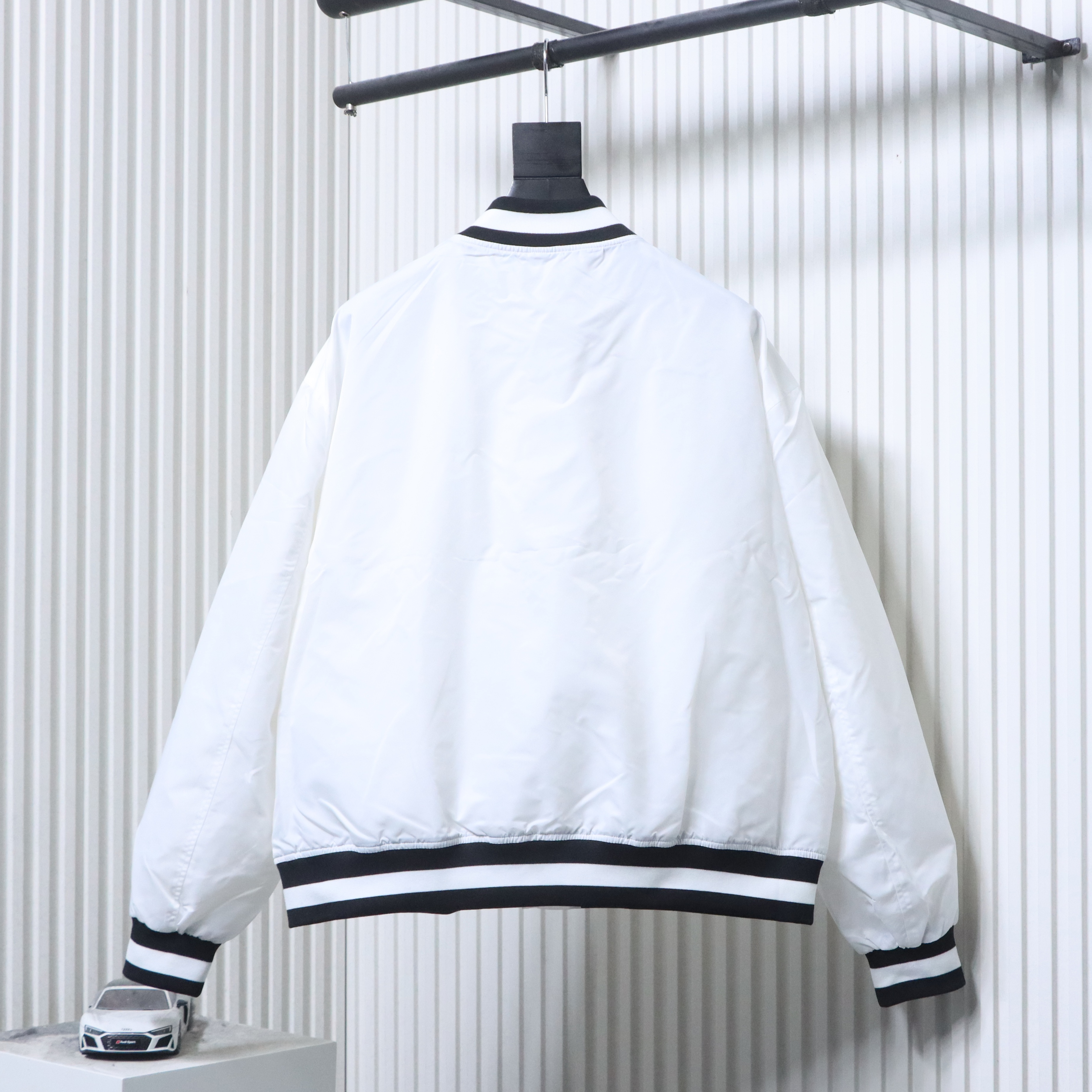 Balenciaga White 26SS NBA Collaboration Embroidered Baseball Flight Jacket h270
