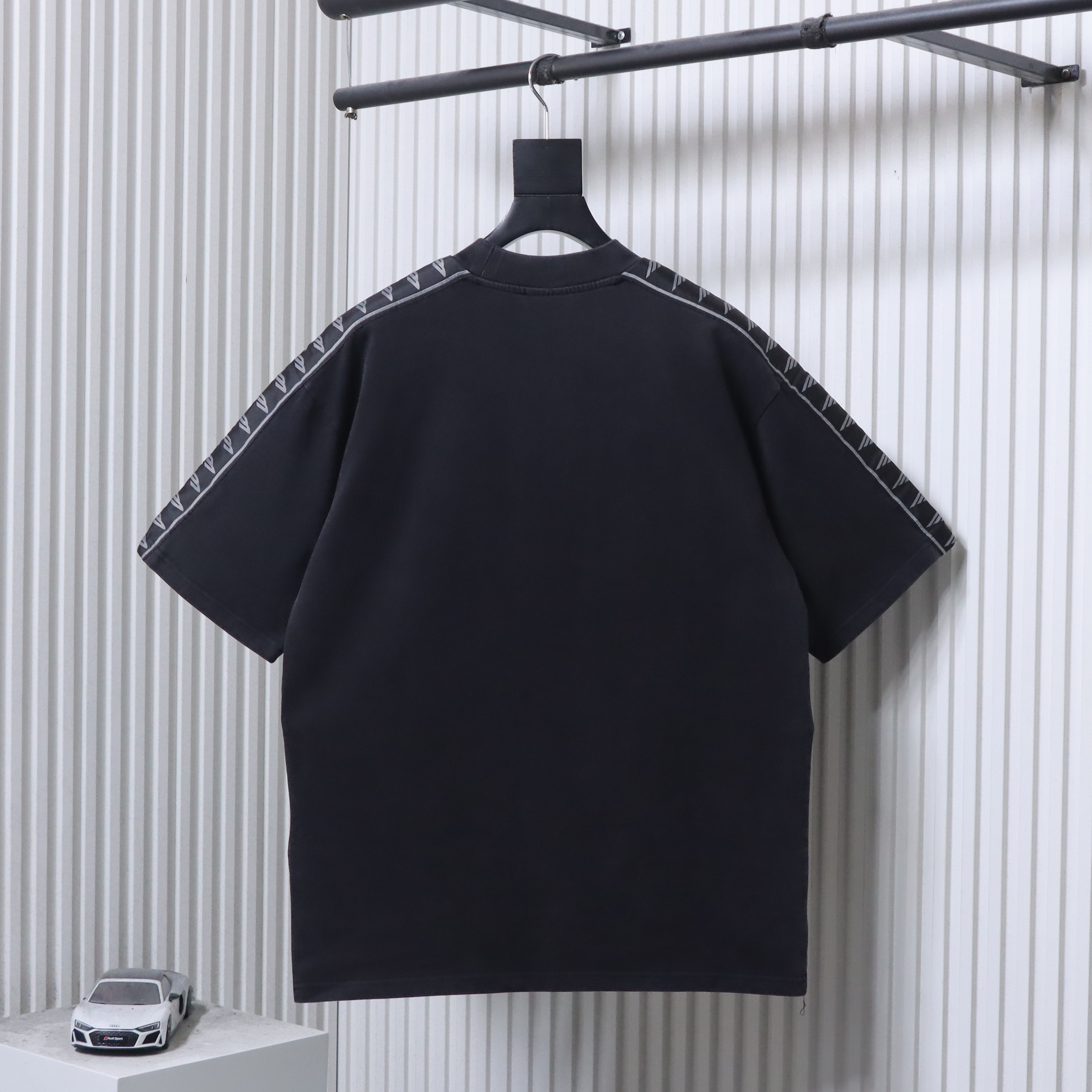 Balenciaga Black Flower Logo Slogan T-shirt h180