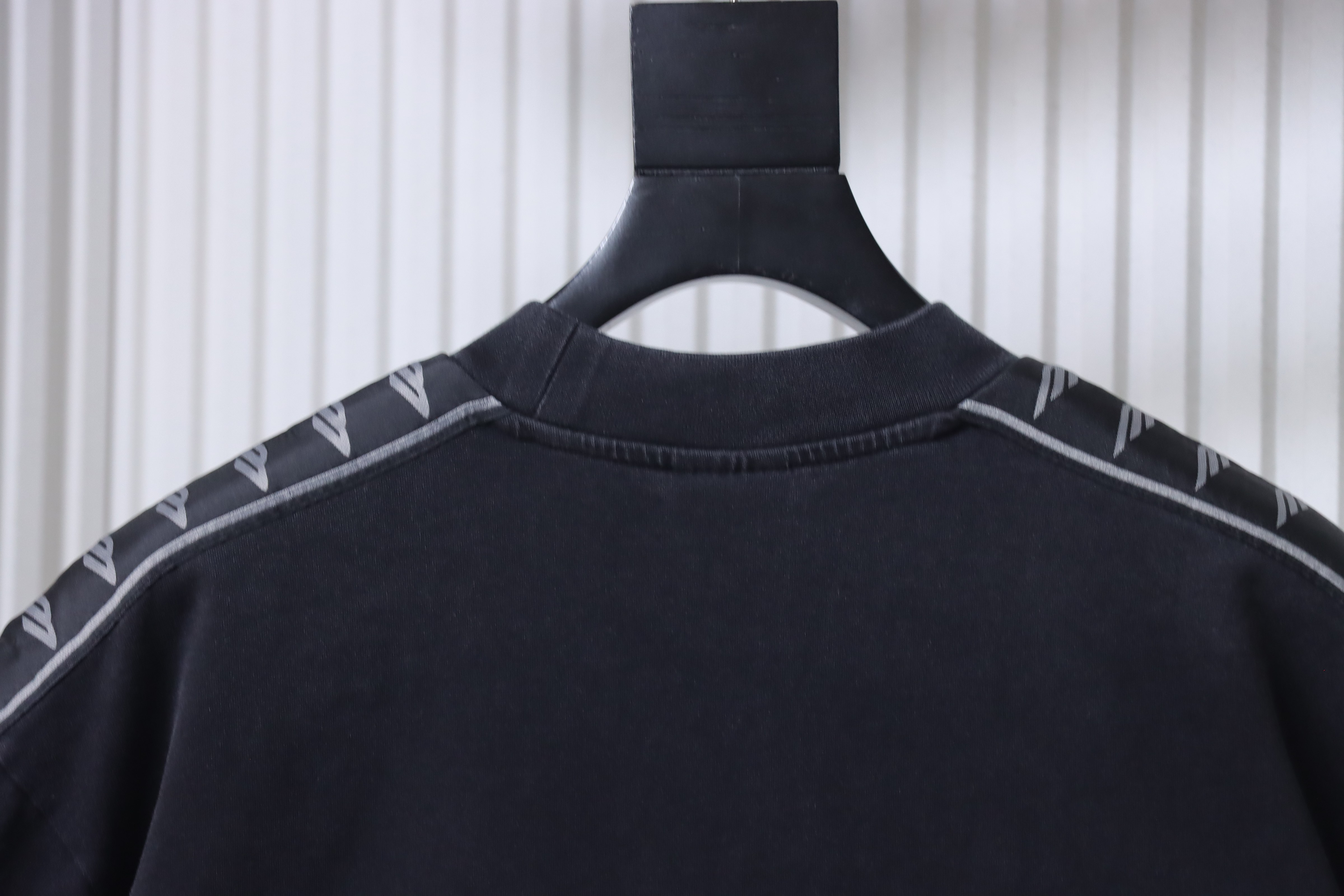 Balenciaga Black Flower Logo Slogan T-shirt h180