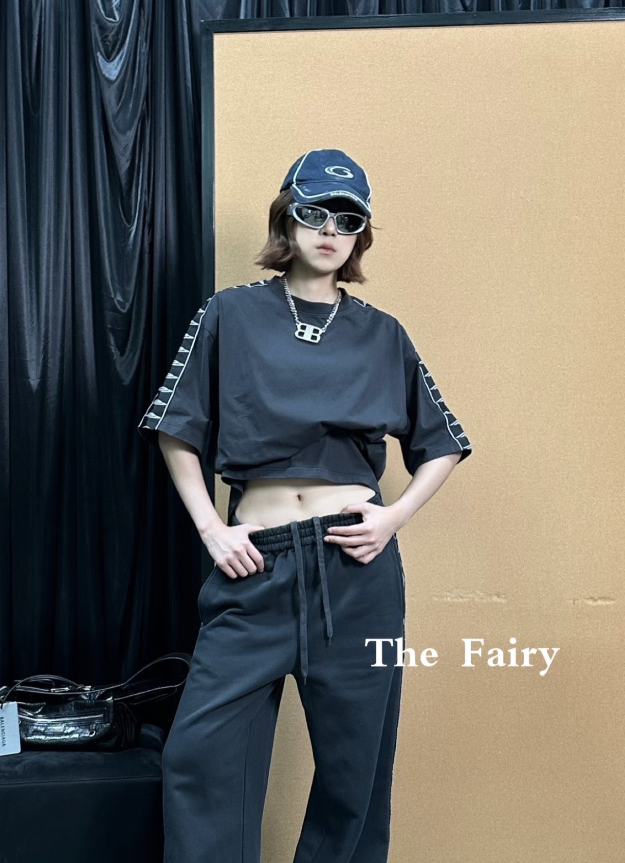 Balenciaga Black Flower Logo Slogan T-shirt h180