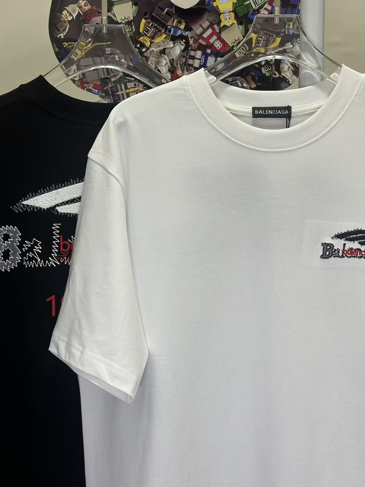 Balenciaga T-shirt White L26702 h140