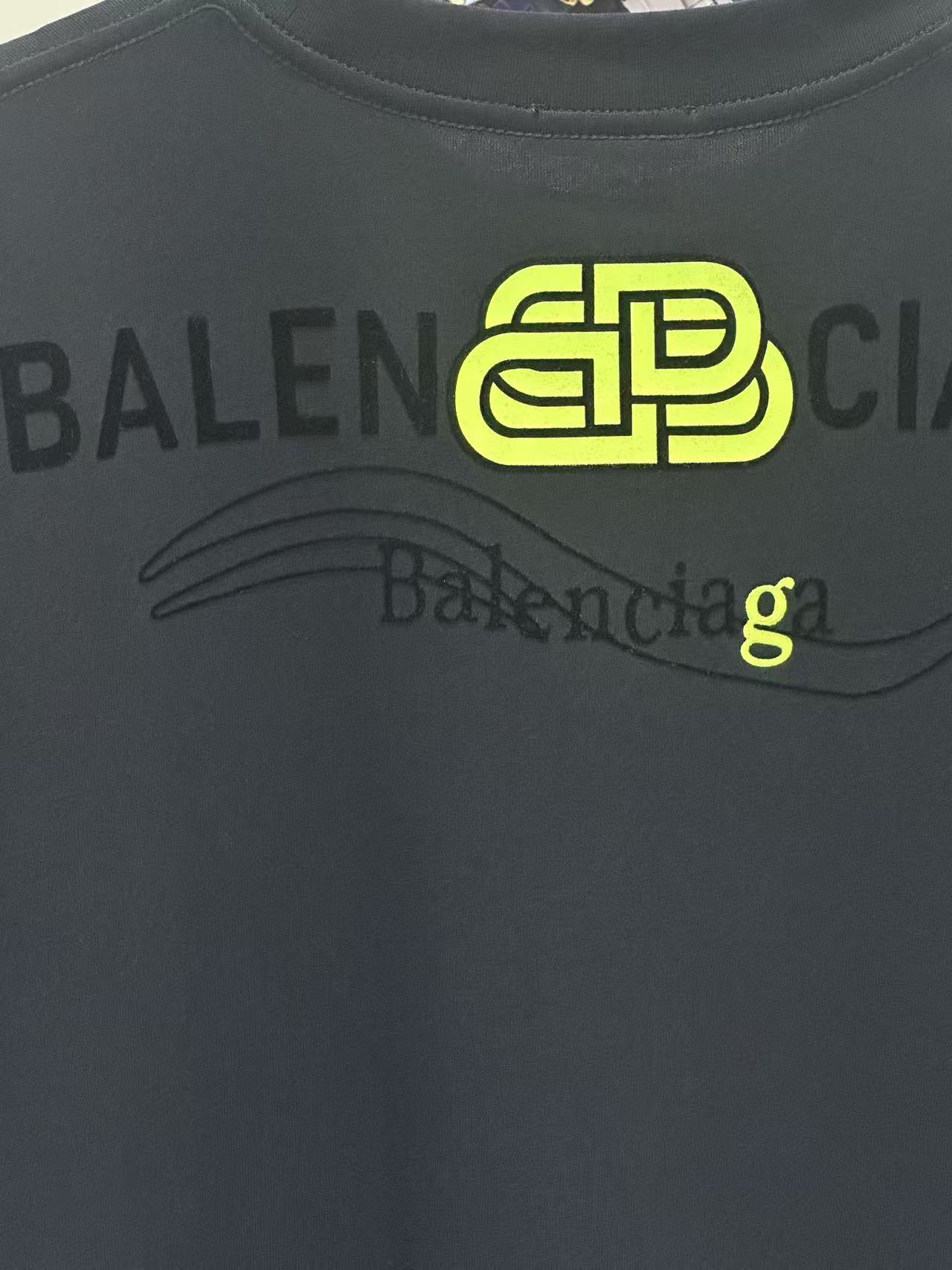 Balenciaga T-shirt Black L26712 h130