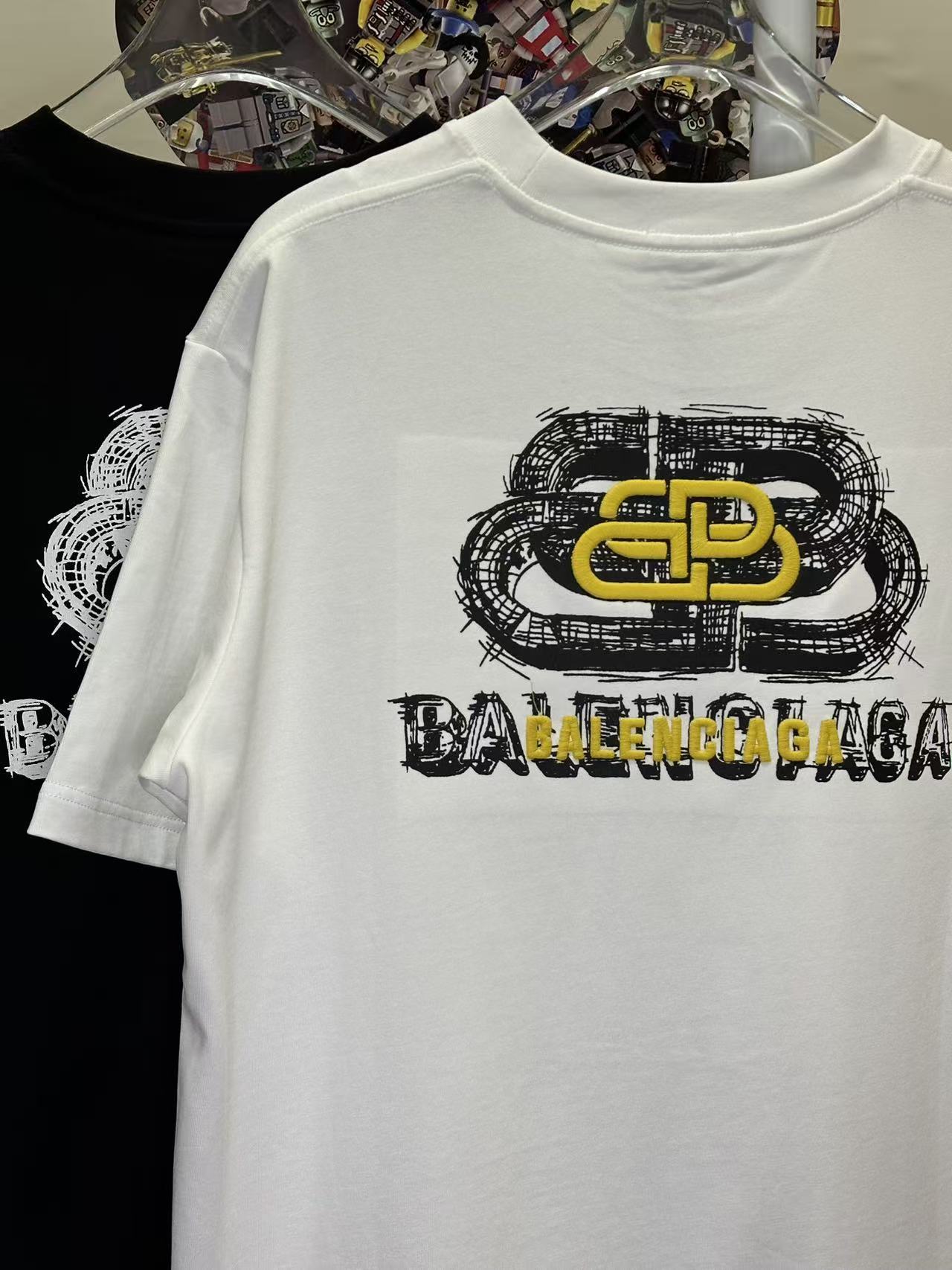 Balenciaga T-shirt White L26713 h130