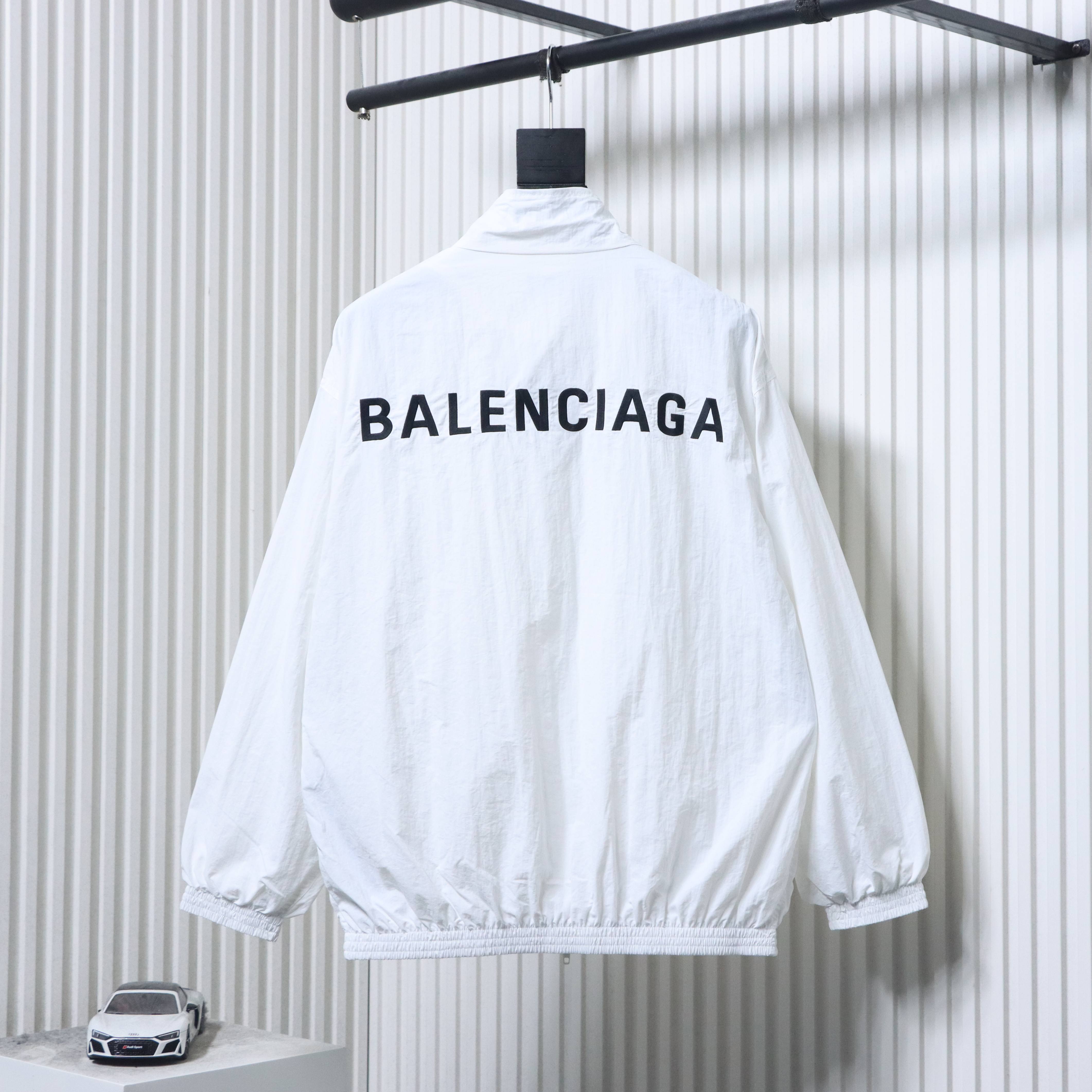 Balenciaga White Mirrored Letter Embroidered Tracksuit Jacket h270
