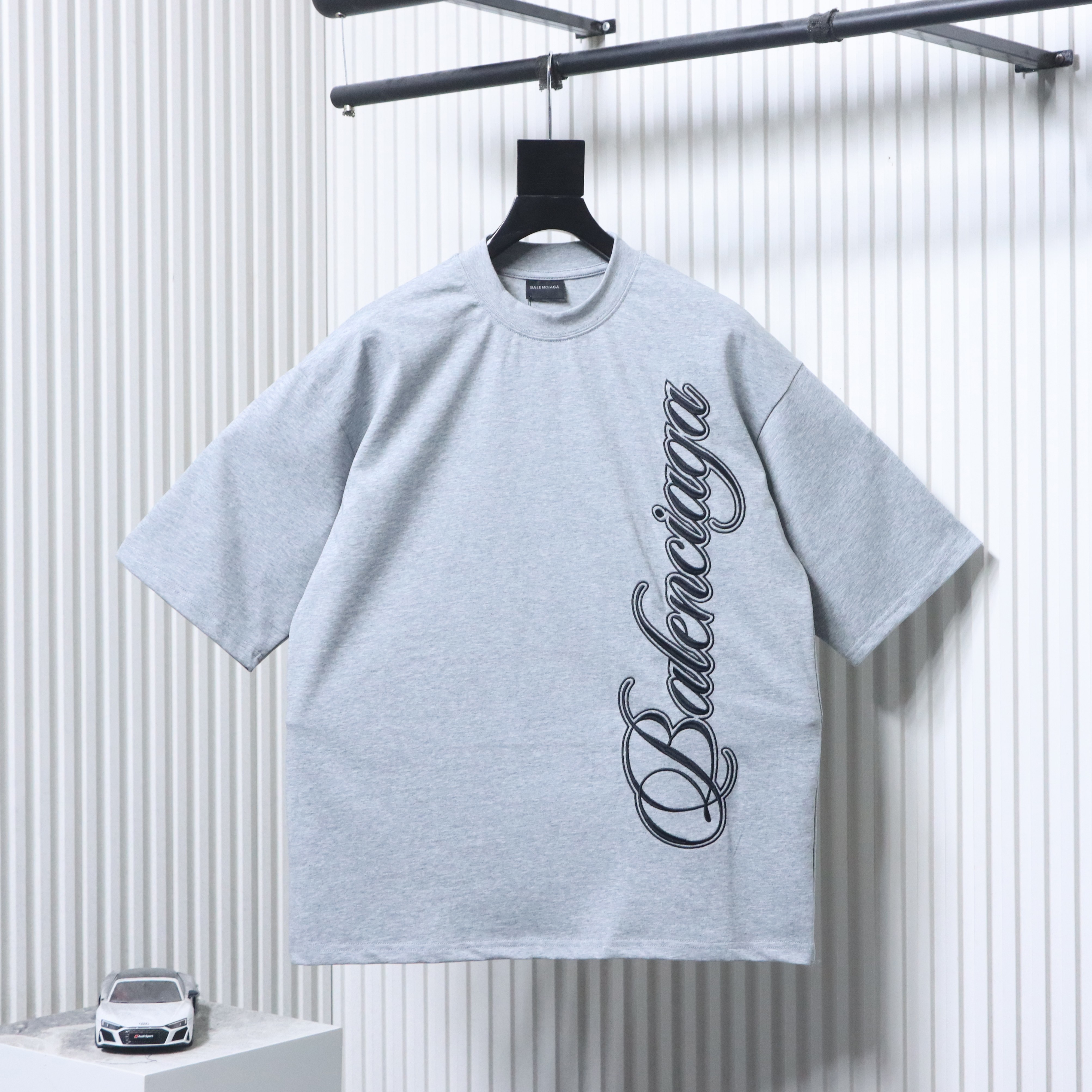 Balenciaga White Year of the Horse Limited Cursive Embroidered T-shirt h170