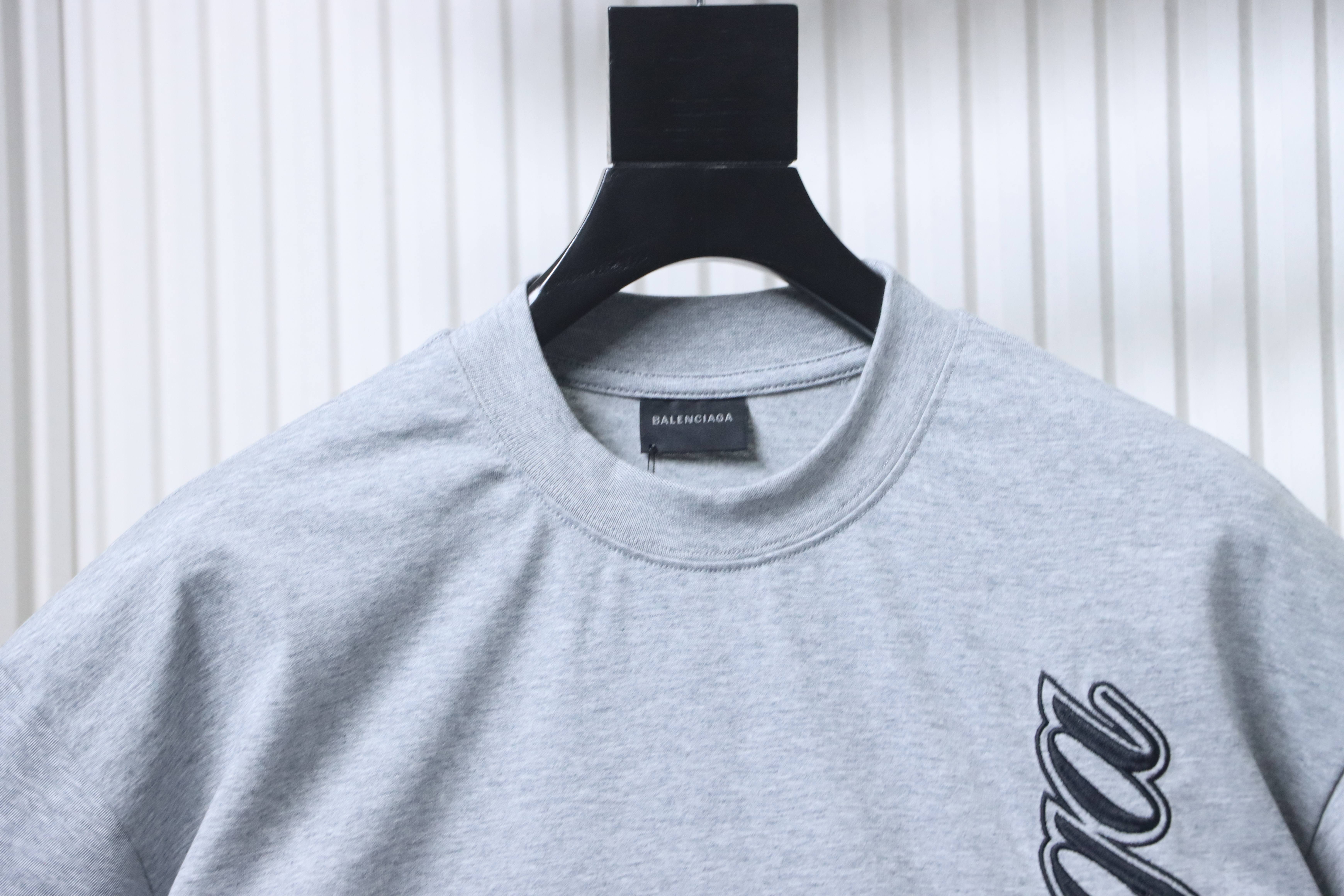 Balenciaga White Year of the Horse Limited Cursive Embroidered T-shirt h170