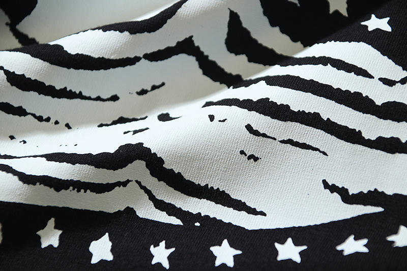 Off-White Abstract Collaboration Arrow Heavyweight T-Shirt H110 1368