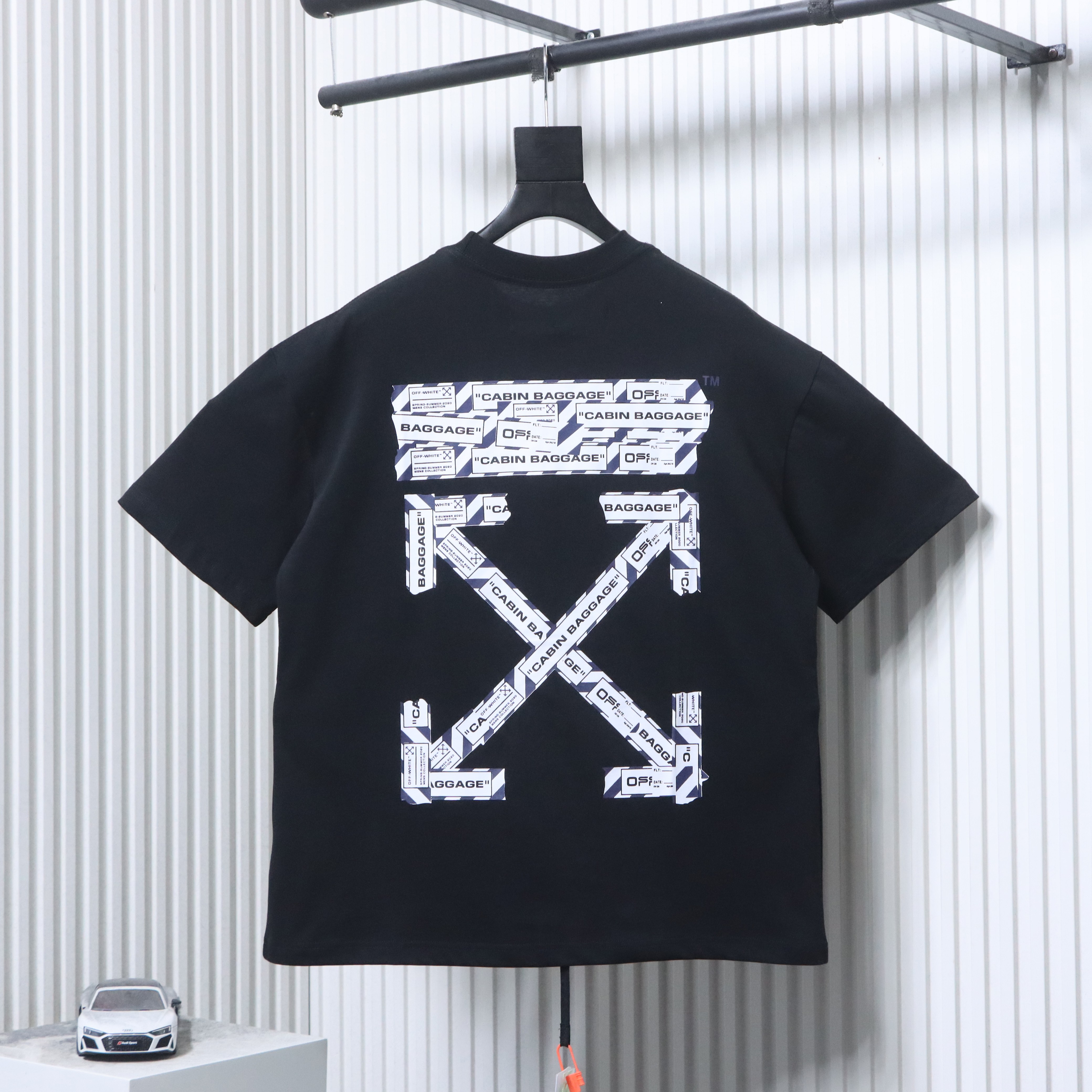 Off-White Airport Tape Arrow Graphic T-Shirt White H150