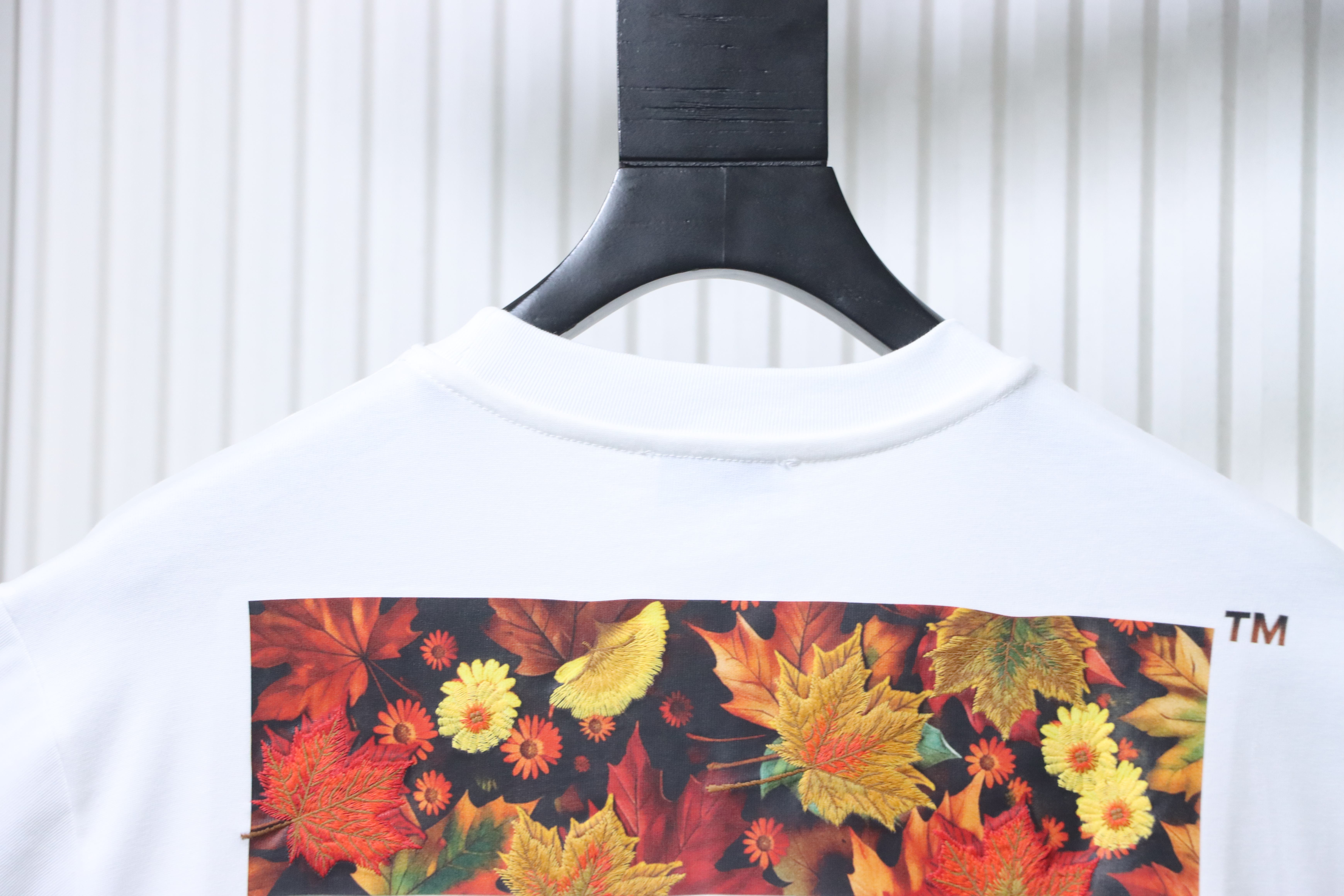 Off-White Autumn Leaves Embroidery T-Shirt H170