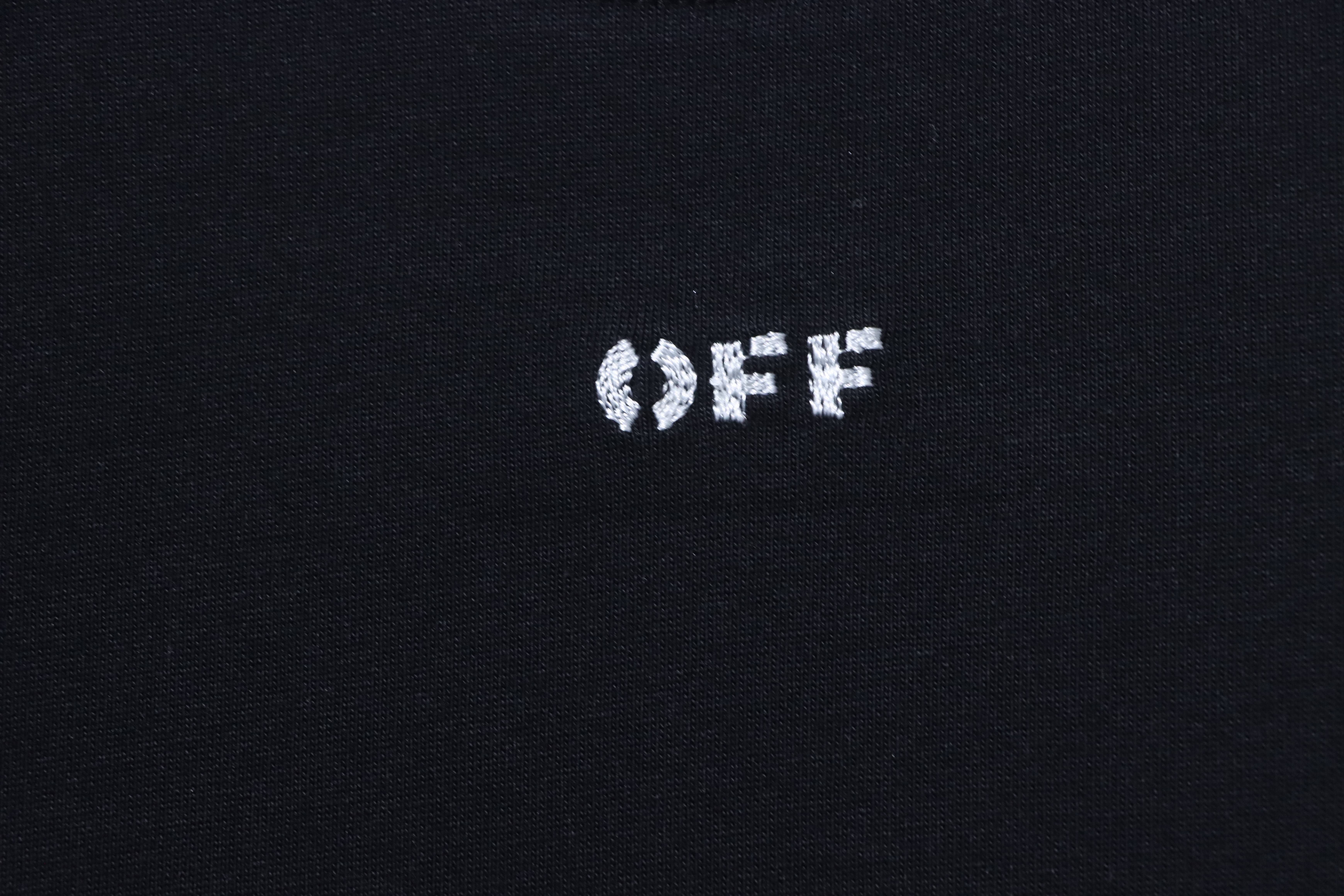 Off-White Cutout Beaded Embroidery Twill T-Shirt H170