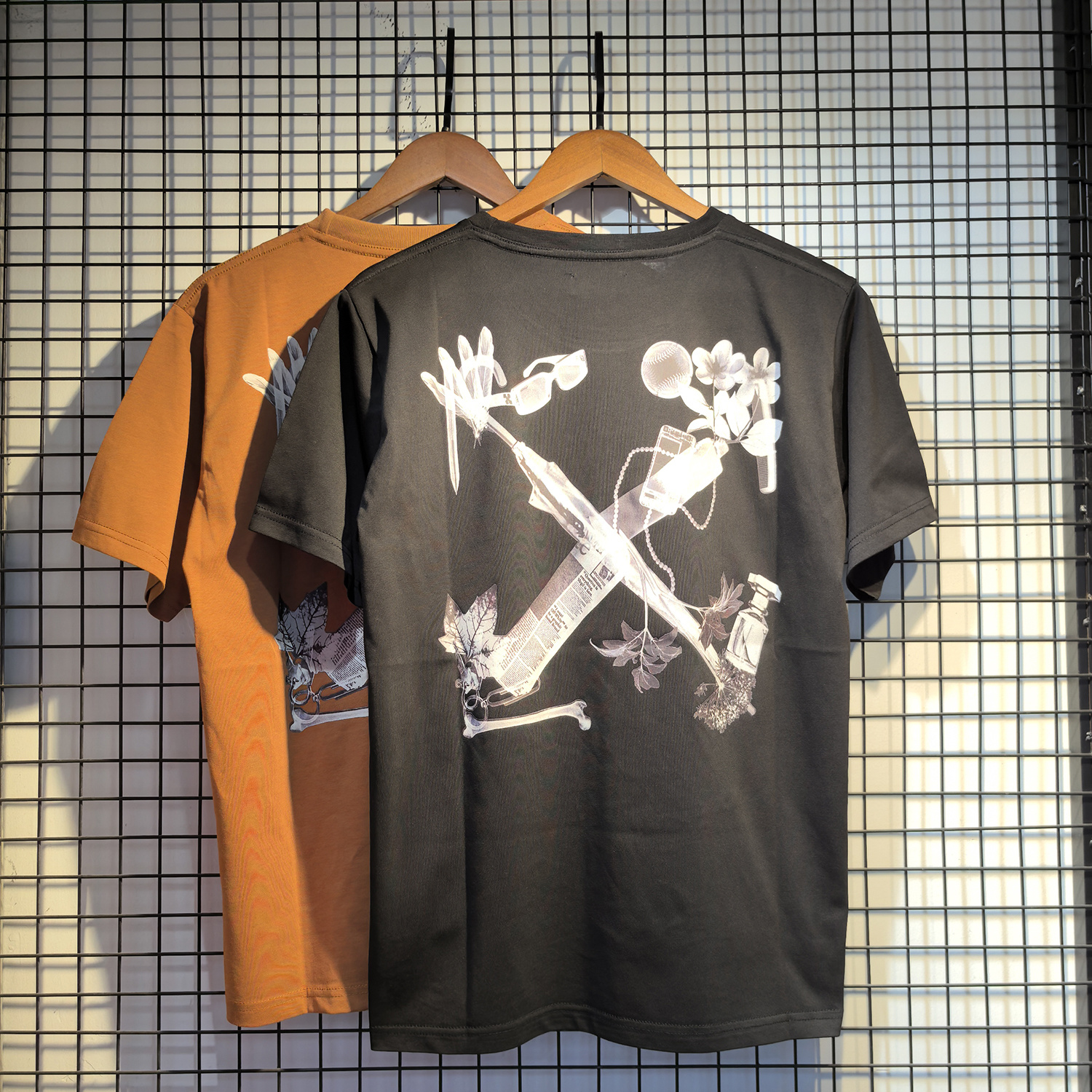 Off-White European Fit Black Light Brown Graphic T-Shirt 6133