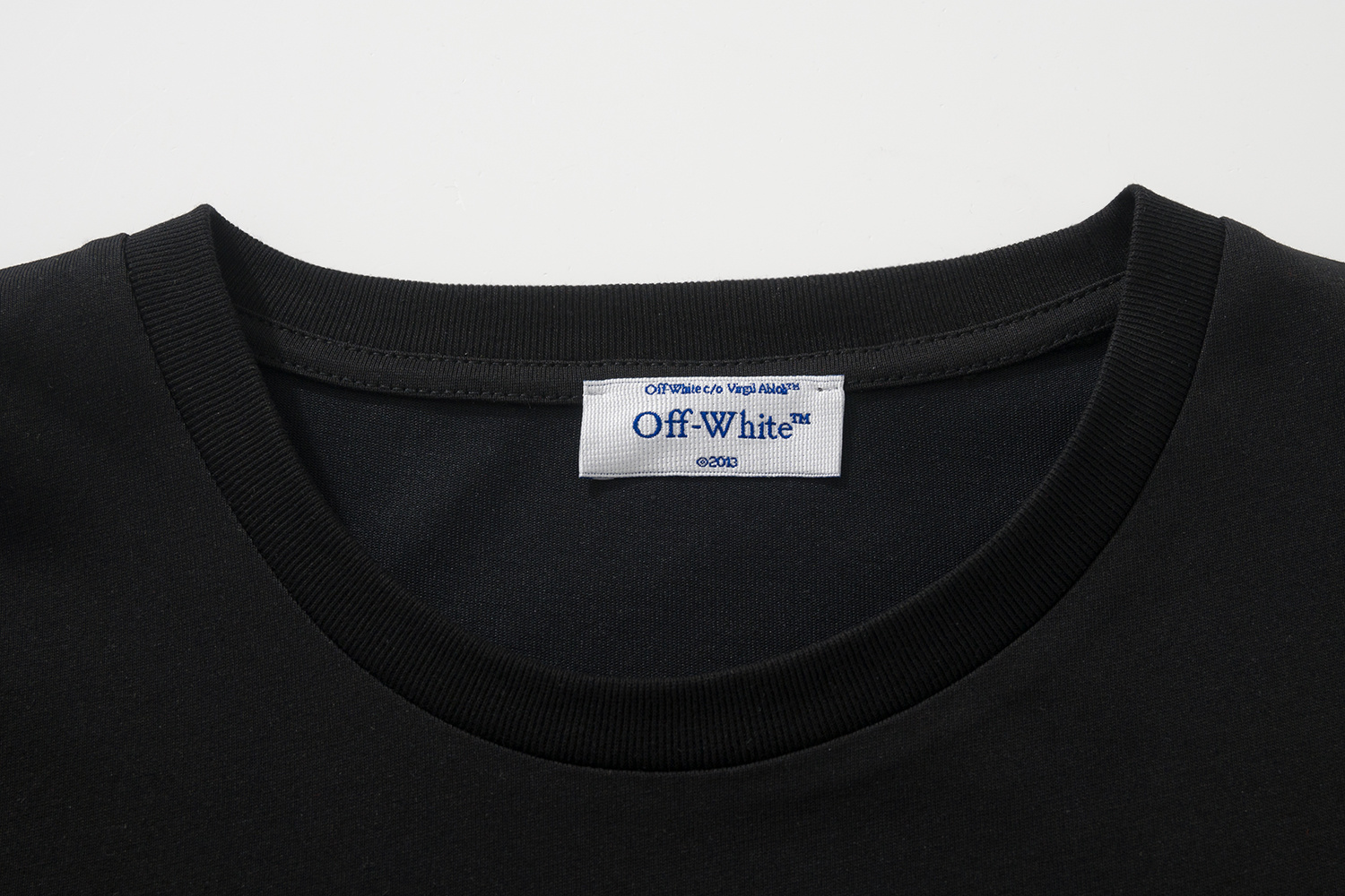 Off-White European Fit Multi Color Graphic T-Shirt 6139
