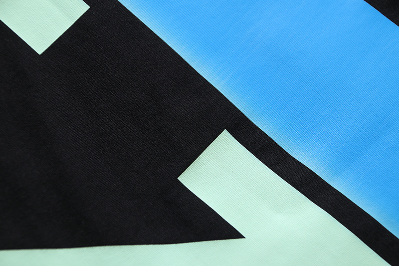 Off-White Gradient Arrow Heavyweight T-Shirt H100 1005