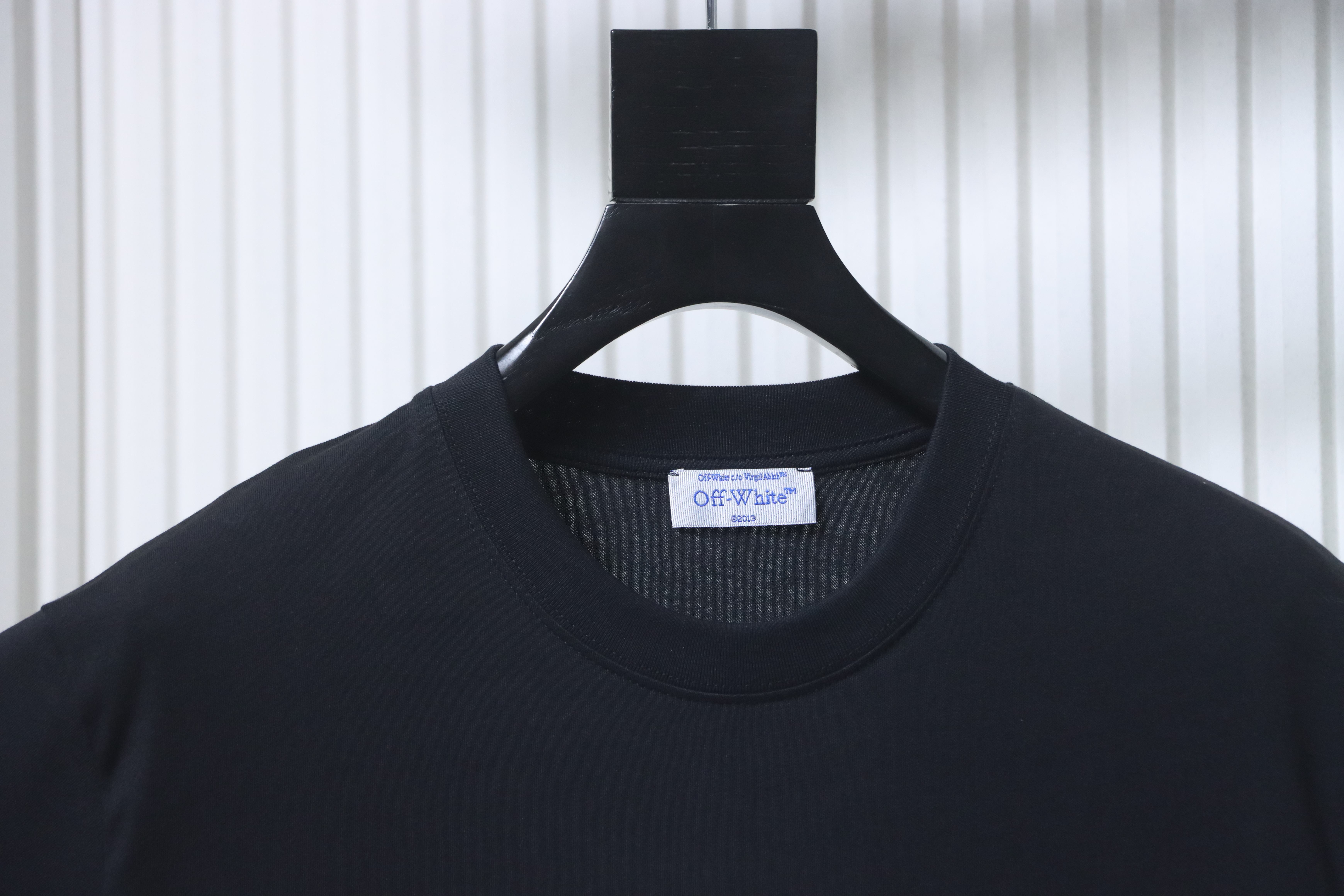 Off-White Liquid Metal Arrow T-Shirt H150