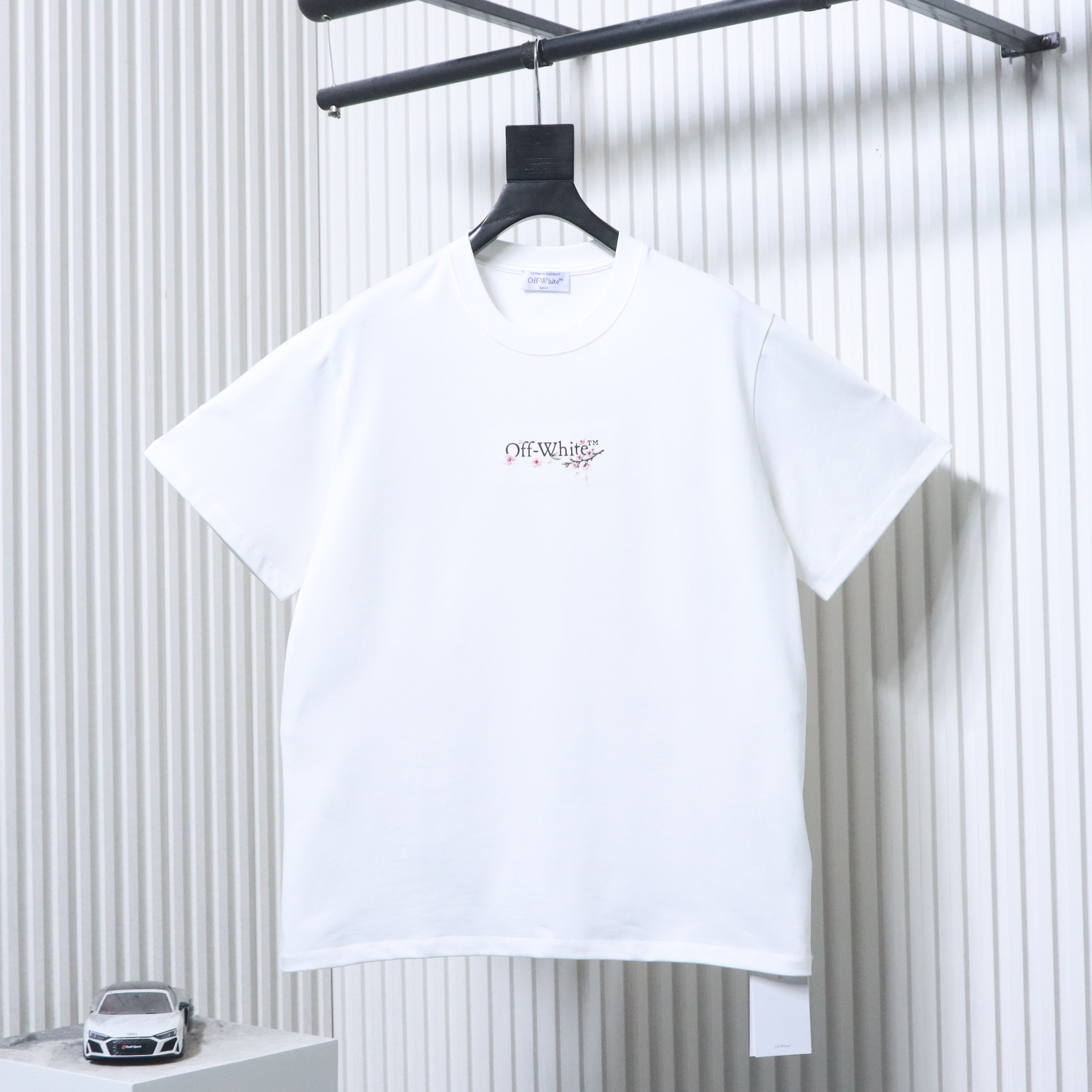 Off-White Sakura Embroidery T-Shirt H170